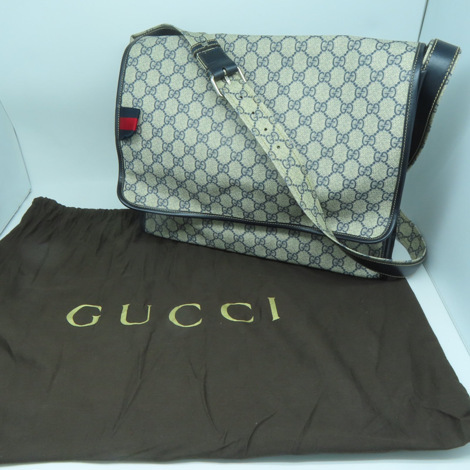 GUCCI coated canvas Shoulder Bag silver buckle shoulder bag brown
