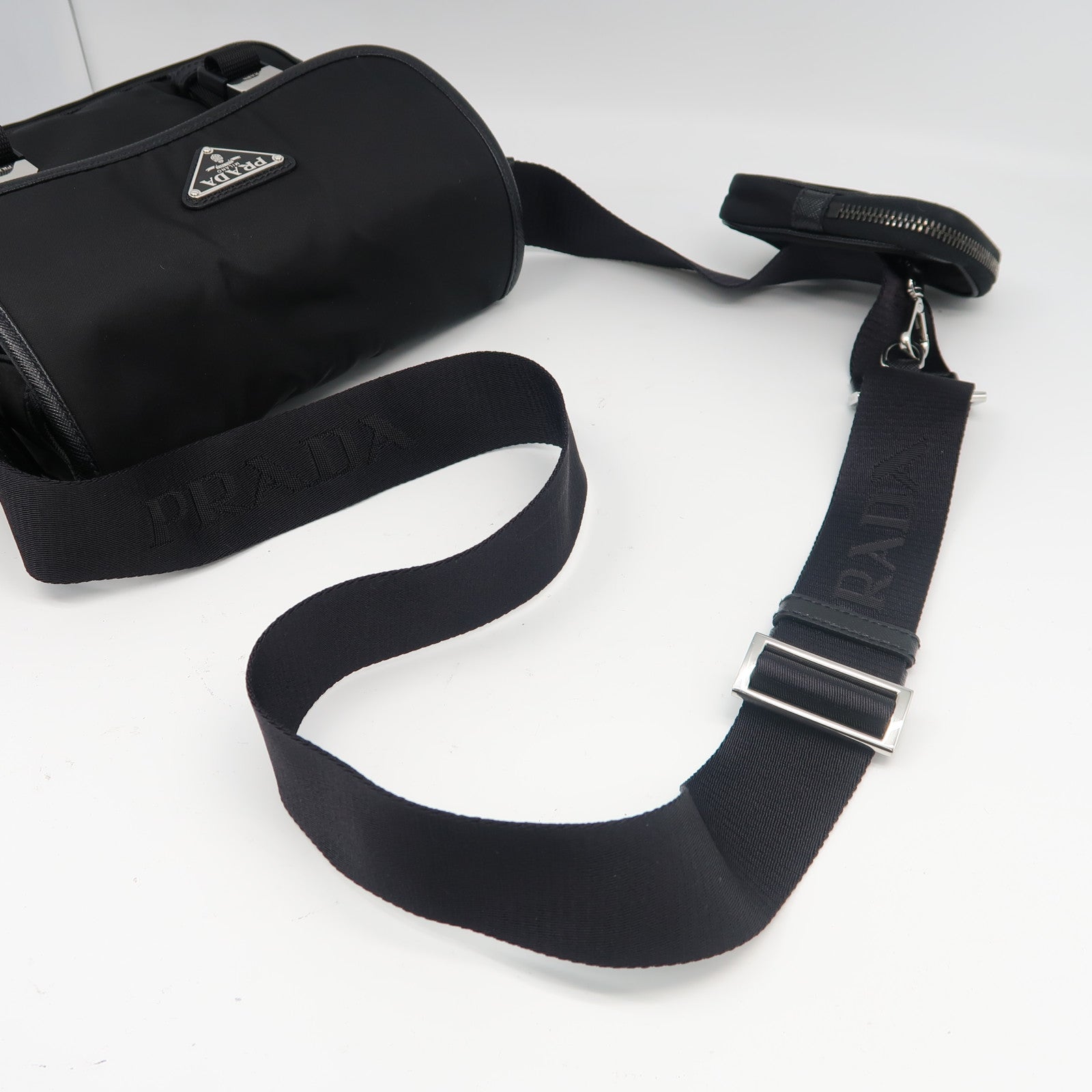 PRADA 再生尼龍/Saffiano皮革Shoulder Bag銀扣肩背袋黑色