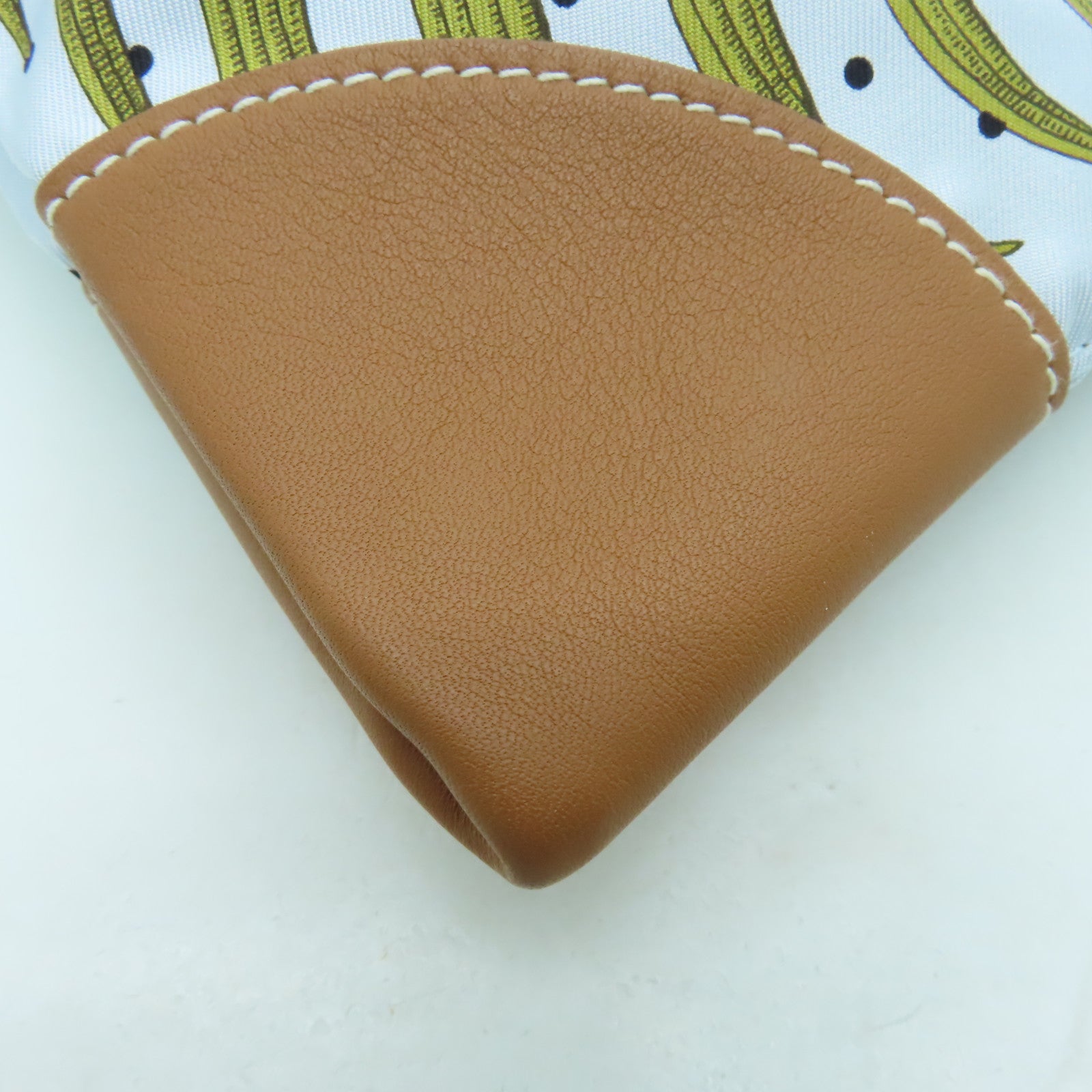 HERMES 絲質Silk In City肩背袋淺藍色/多色