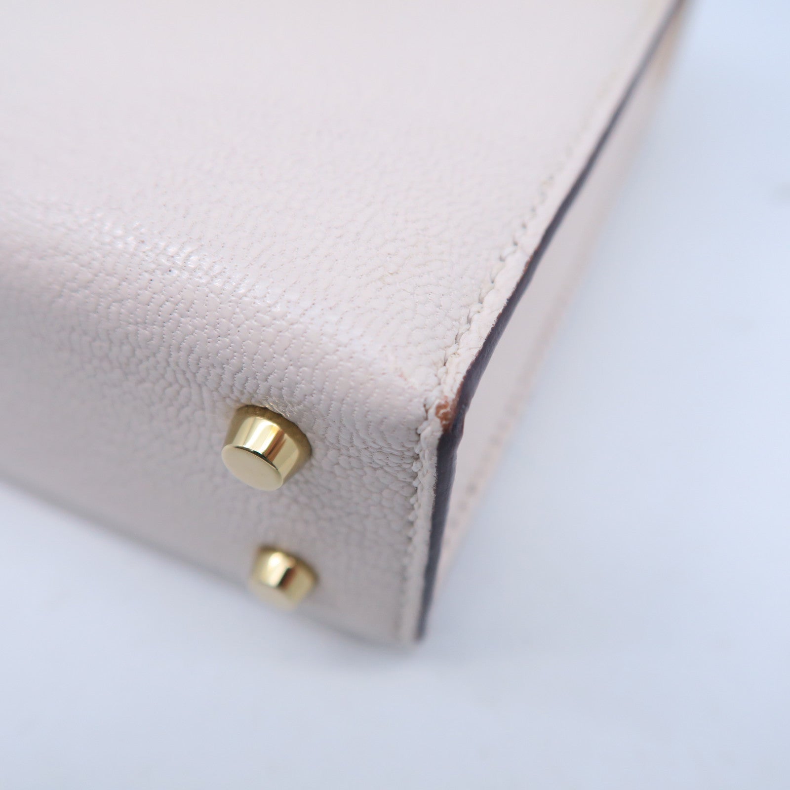 HERMES Chevre皮革Mini Verrou金扣鏈帶肩背袋Nata奶油白色