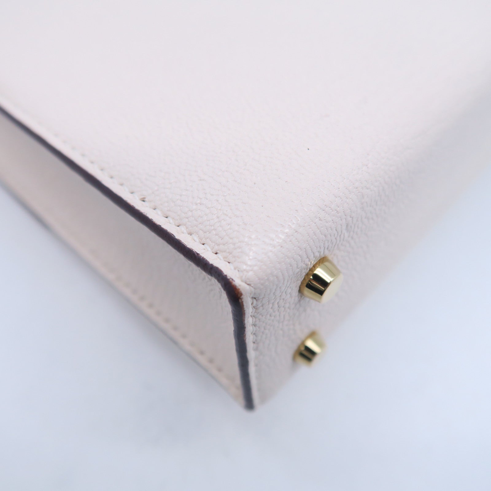 HERMES Chevre皮革Mini Verrou金扣鏈帶肩背袋Nata奶油白色