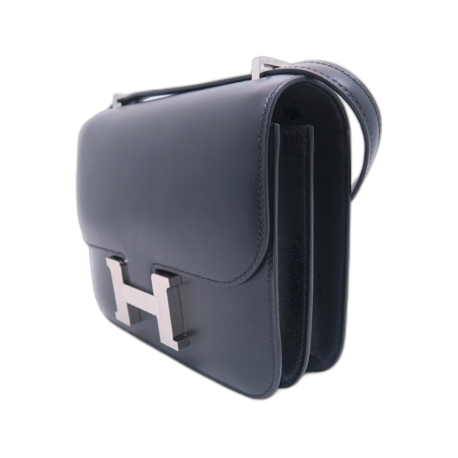 HERMES Tadelakt皮革Constance Mini銀扣肩背袋黑色