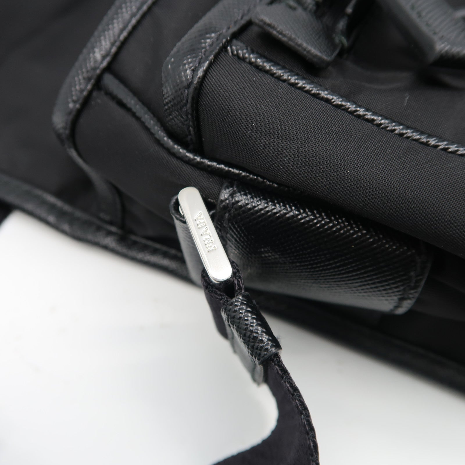 PRADA 再生尼龍/Saffiano皮革Shoulder Bag銀扣肩背袋黑色
