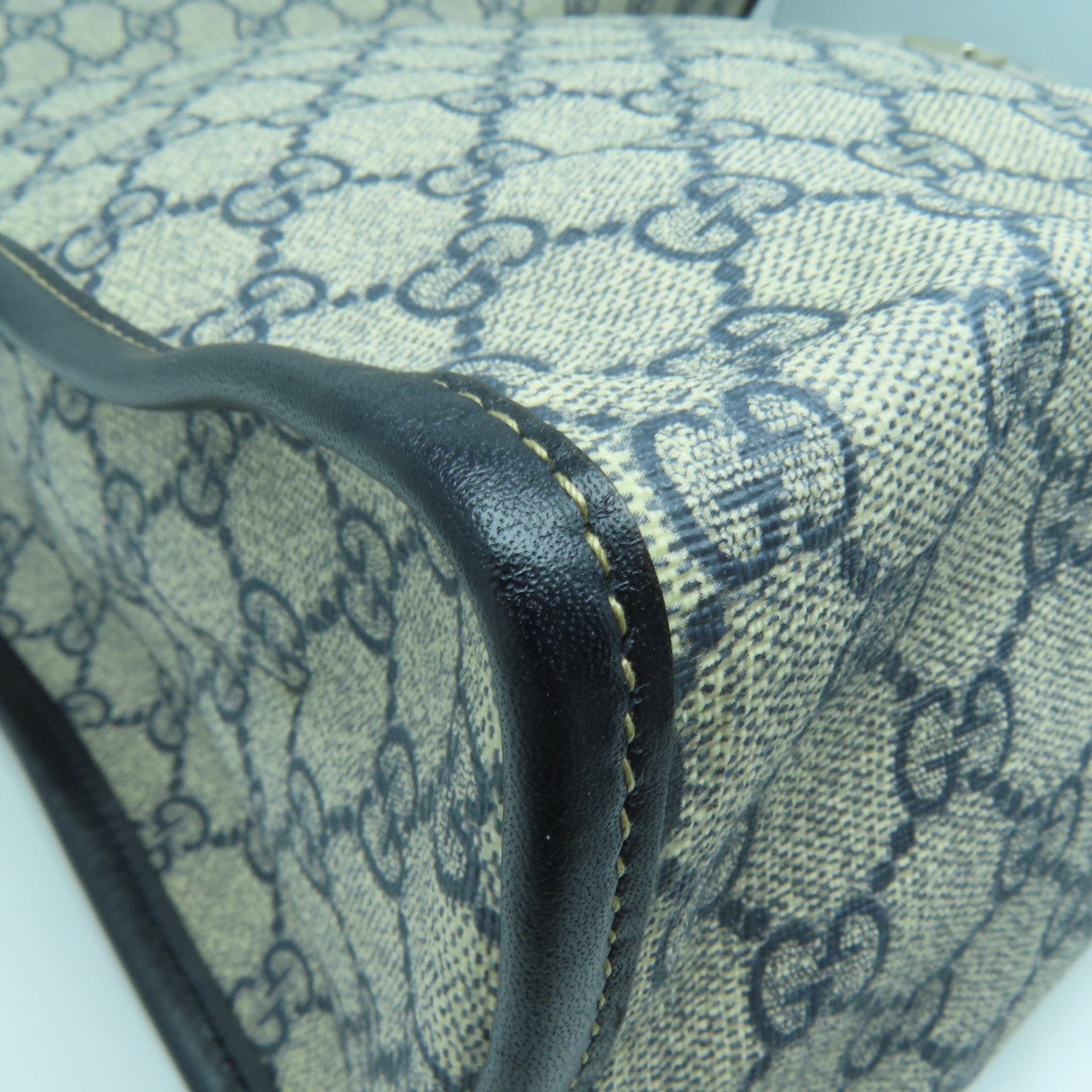 GUCCI coated canvas Shoulder Bag silver buckle shoulder bag brown