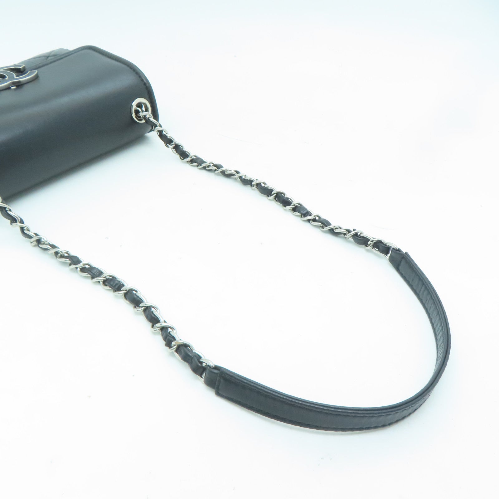 CHANEL 菱格牛皮皮革Chain Shoulder銀扣鏈帶肩背袋黑色