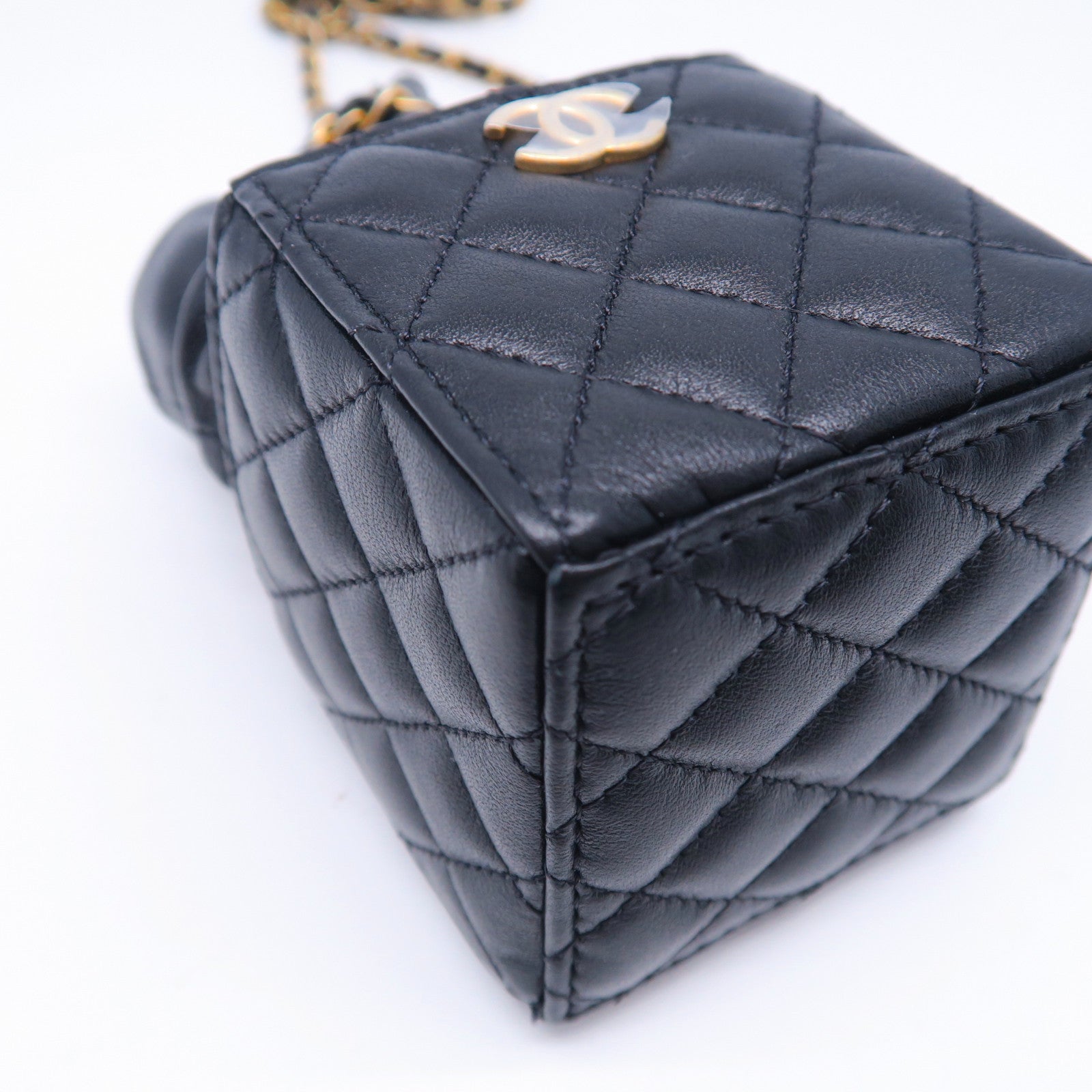 CHANEL 【激減優惠】菱格羊皮皮革Mini Chain Bag金扣鏈帶肩背袋黑色