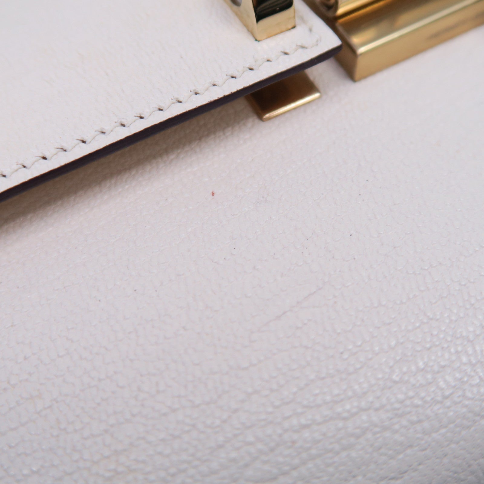 HERMES Chevre皮革Mini Verrou金扣鏈帶肩背袋Nata奶油白色