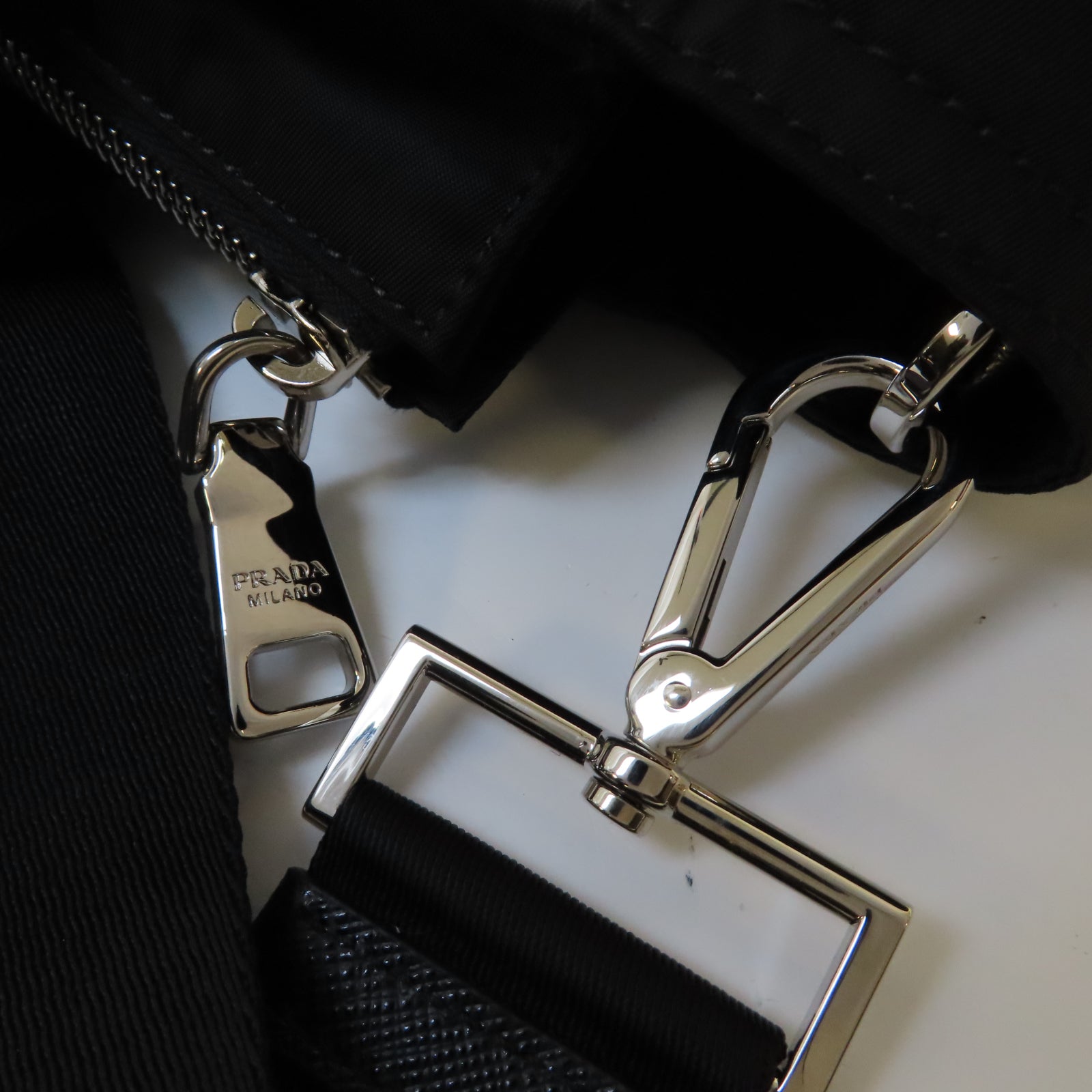 PRADA 尼龍2 Way Shoulder銀扣手挽肩背兩用袋黑色