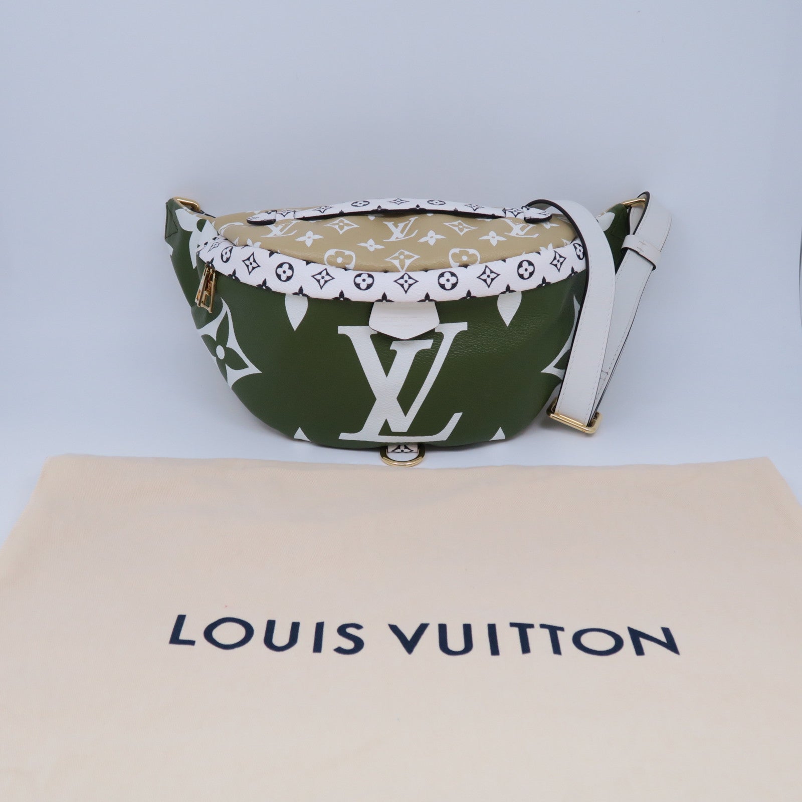 LOUIS VUITTON Monogram Giant Bumbag金扣腰包胸前包綠色/米色/白色