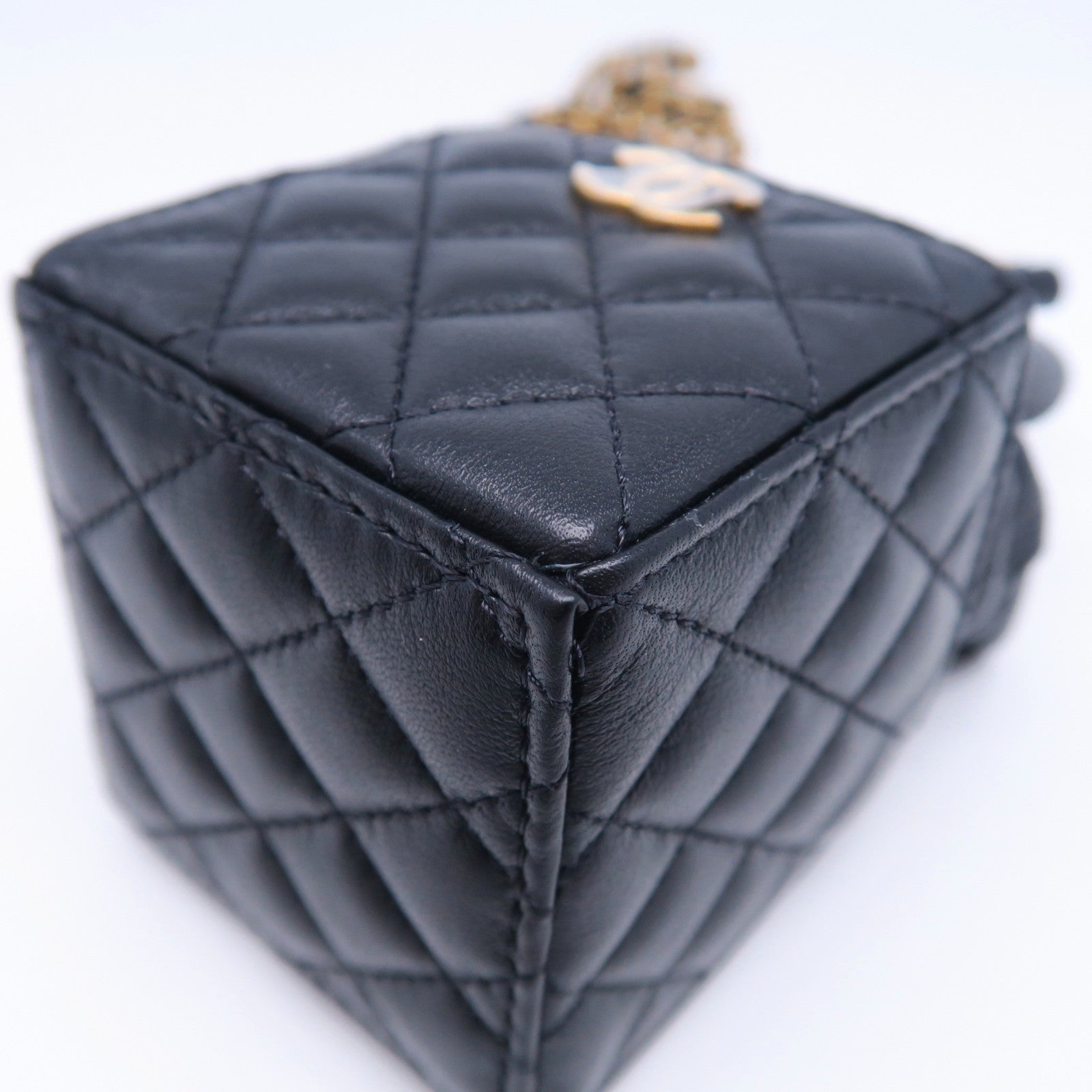 CHANEL 【激減優惠】菱格羊皮皮革Mini Chain Bag金扣鏈帶肩背袋黑色
