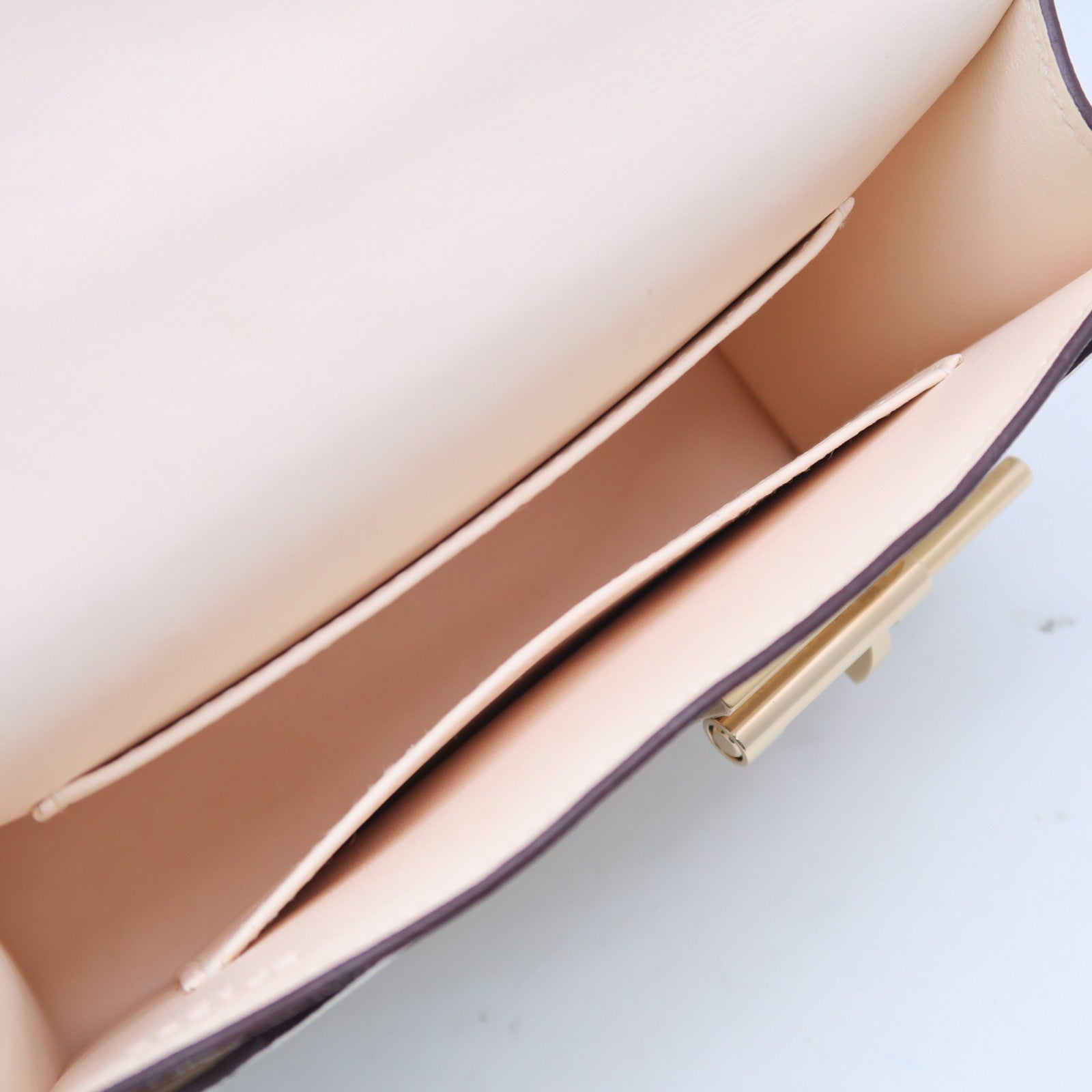 HERMES Chevre皮革Mini Verrou金扣鏈帶肩背袋Nata奶油白色