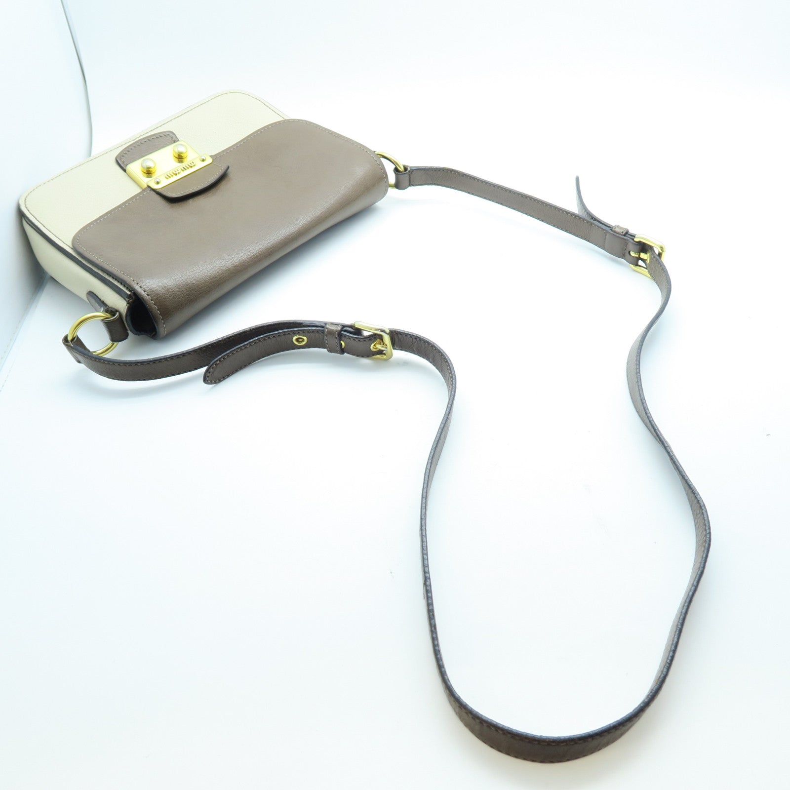 Miu Miu 牛皮皮革Shoulder Bag金扣肩背袋啡色/淺褐色