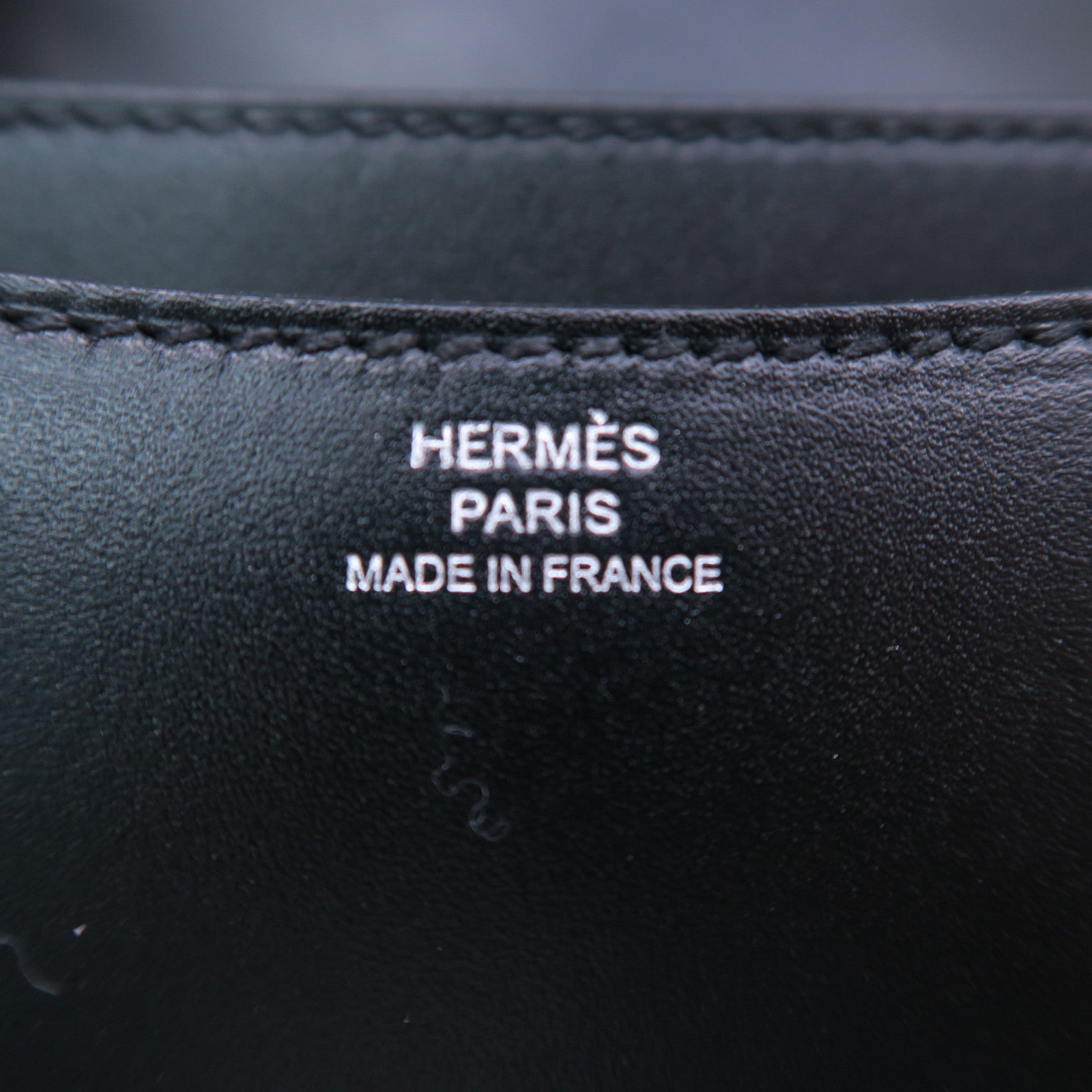 HERMES Tadelakt皮革Constance Mini銀扣肩背袋黑色