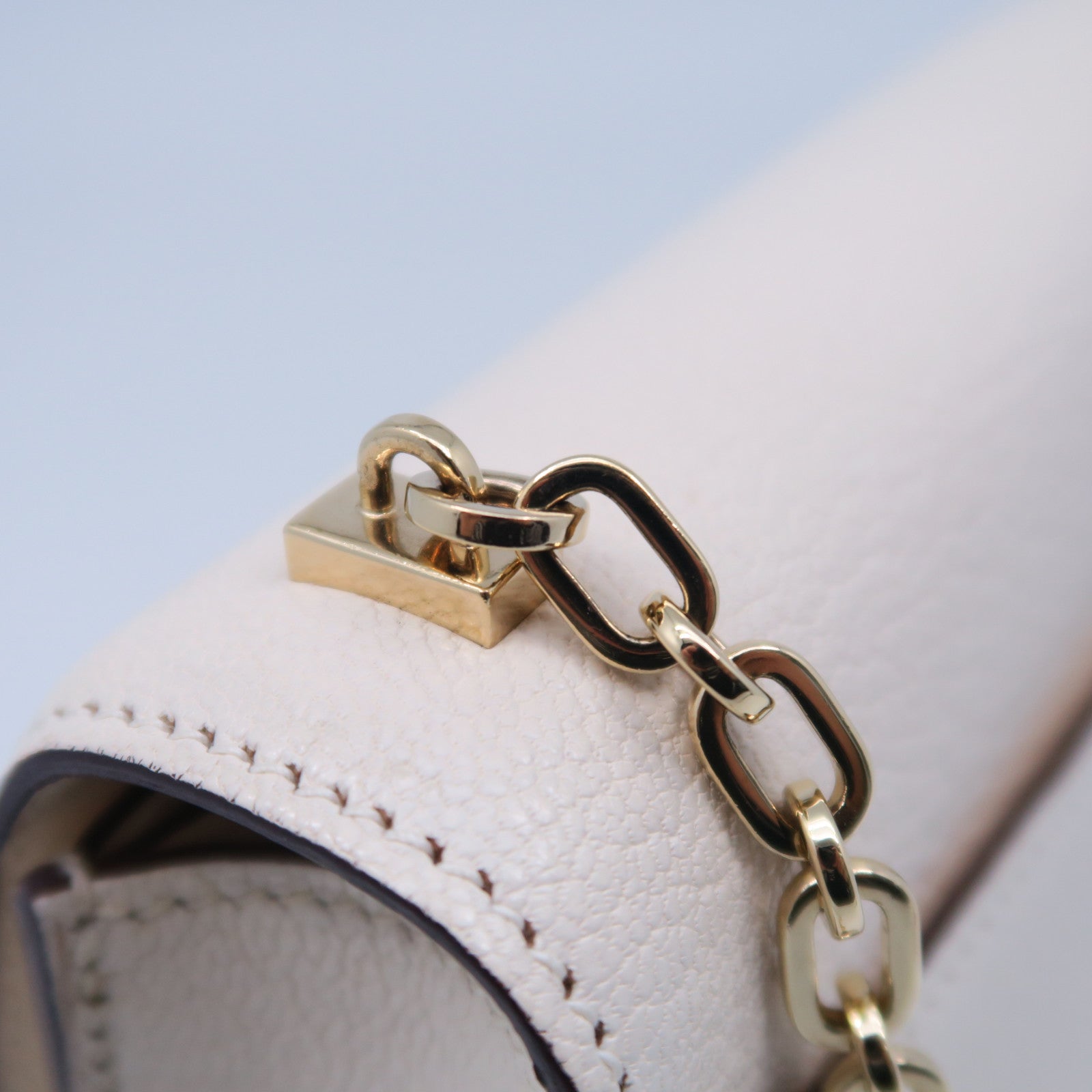HERMES Chevre皮革Mini Verrou金扣鏈帶肩背袋Nata奶油白色