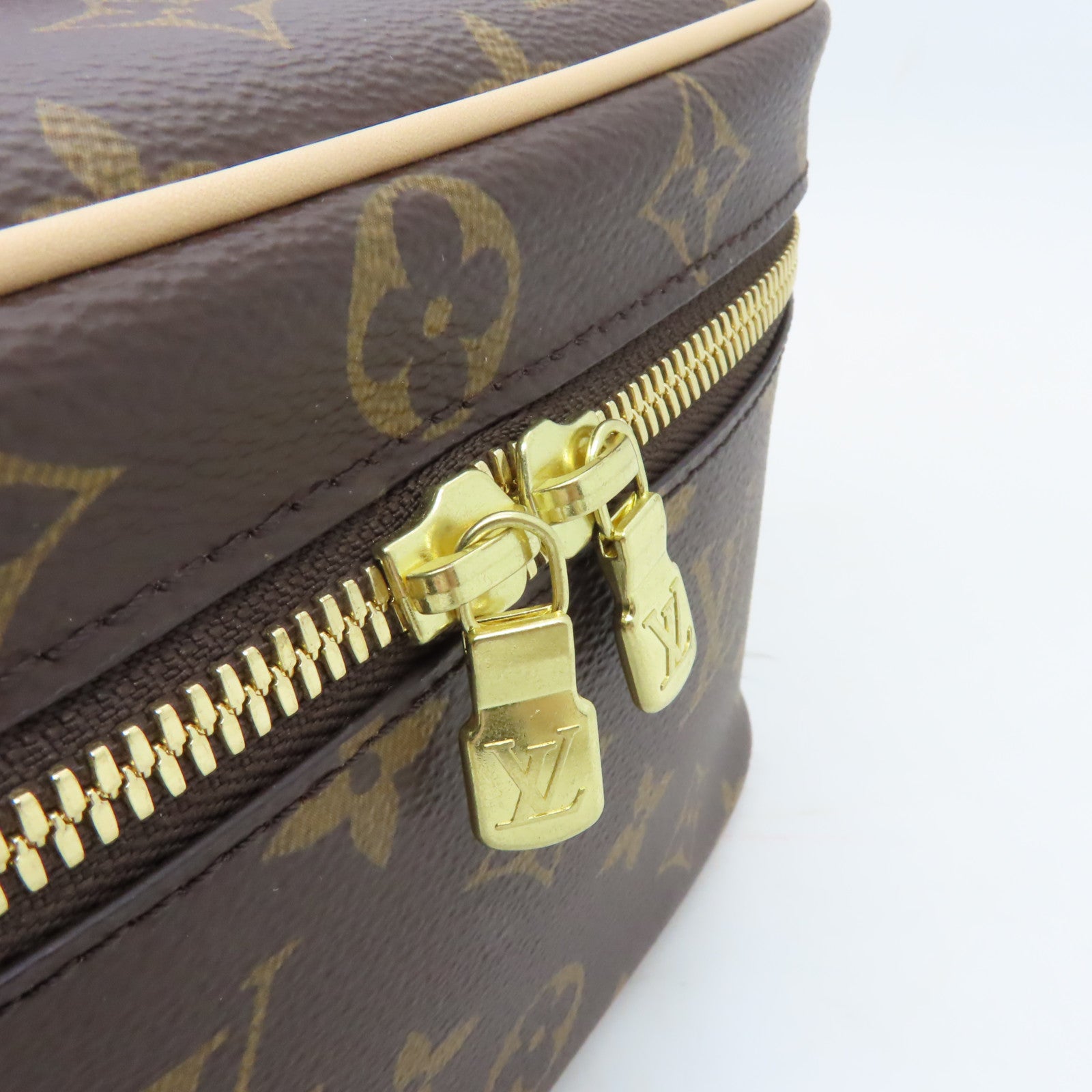 LOUIS VUITTON Monogram Nice Mini Toiletry Pouch金扣手挽袋棕色