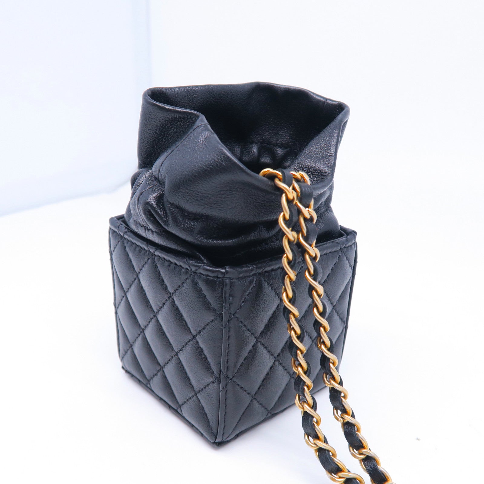 CHANEL 【激減優惠】菱格羊皮皮革Mini Chain Bag金扣鏈帶肩背袋黑色