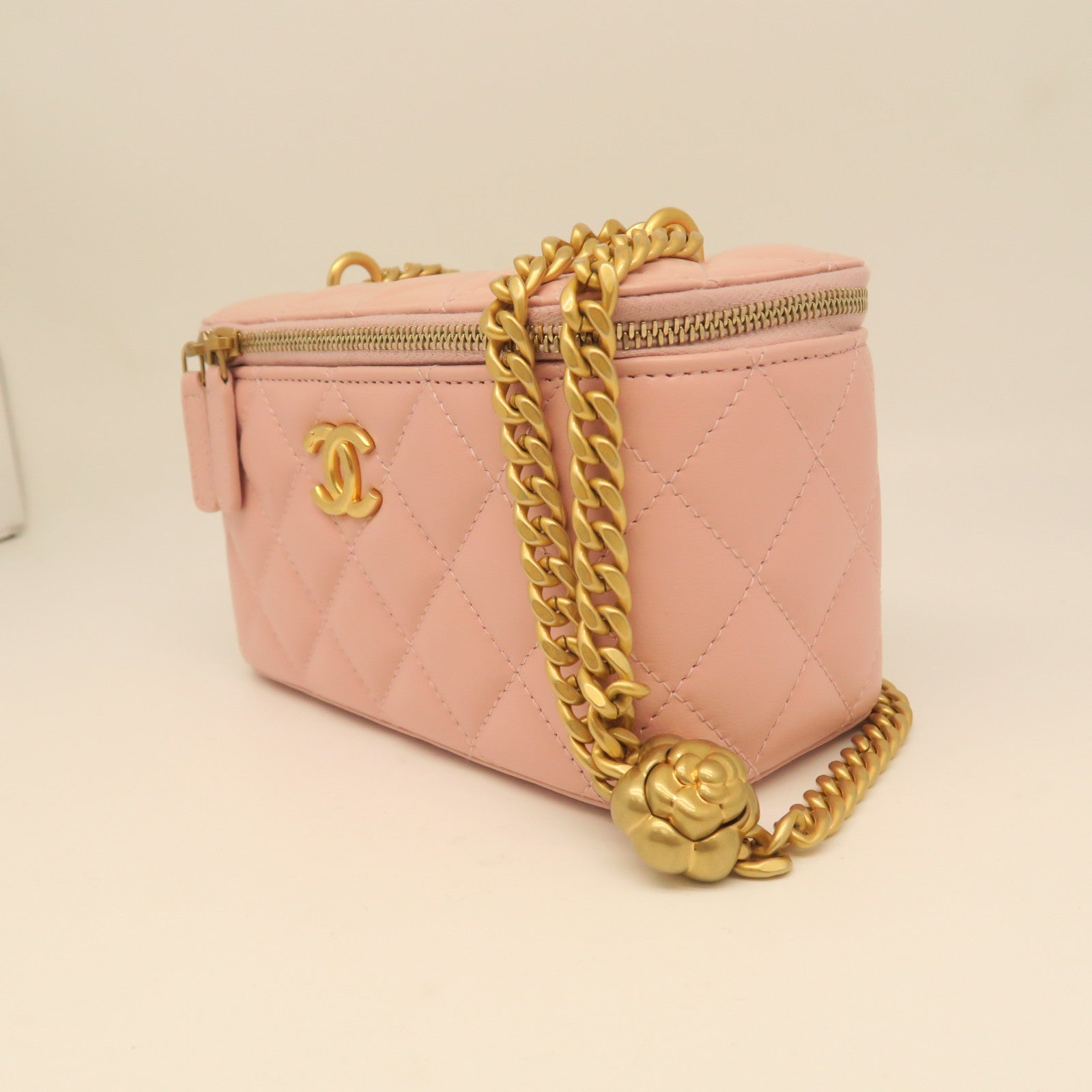 CHANEL Diamond Sheepskin Leather Vanity Case Gold Buckle Shoulder Bag Pink