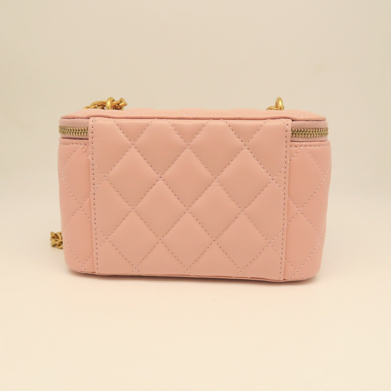 CHANEL Diamond Sheepskin Leather Vanity Case Gold Buckle Shoulder Bag Pink