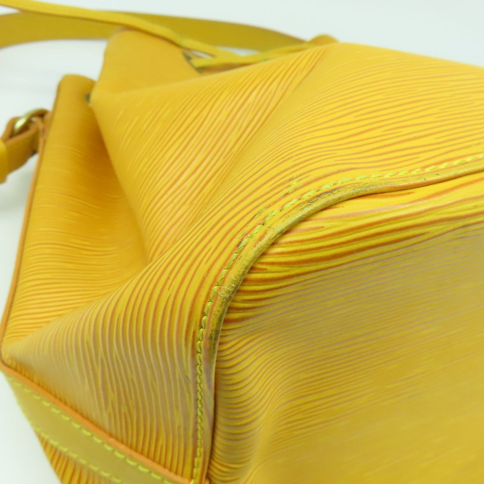 LOUIS VUITTON Epi Noe BB金扣肩背袋橙色