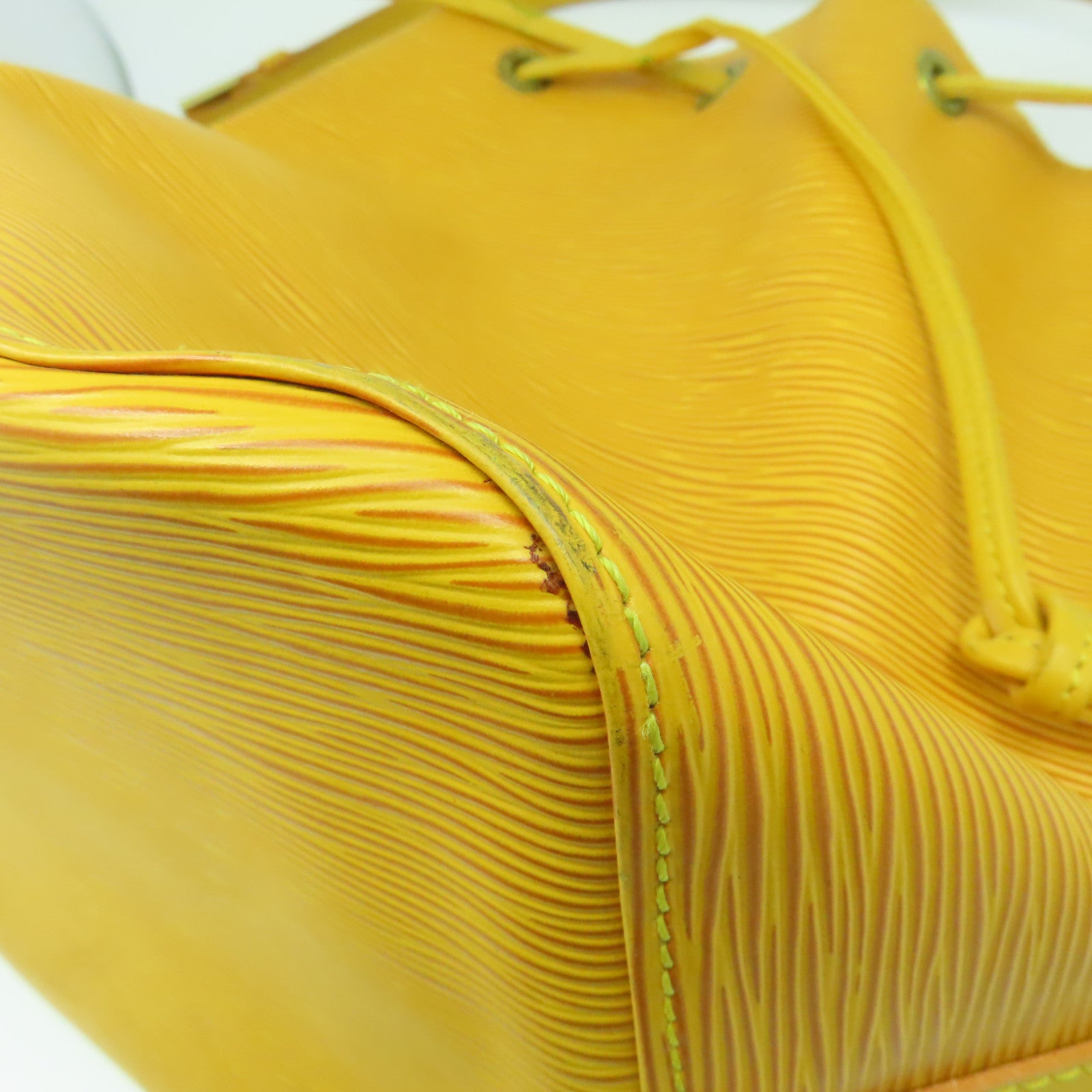 LOUIS VUITTON Epi Noe BB金扣肩背袋橙色