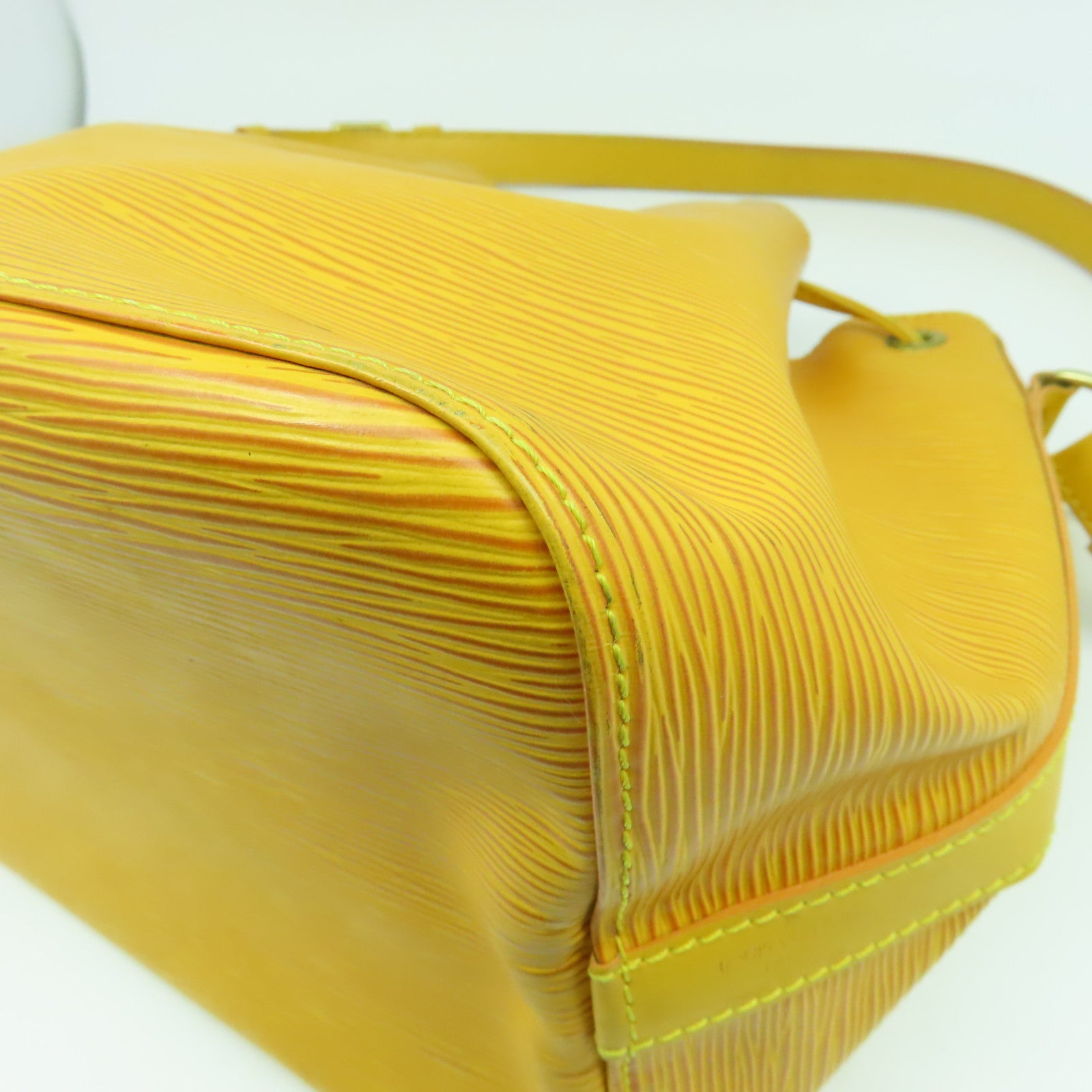 LOUIS VUITTON Epi Noe BB金扣肩背袋橙色