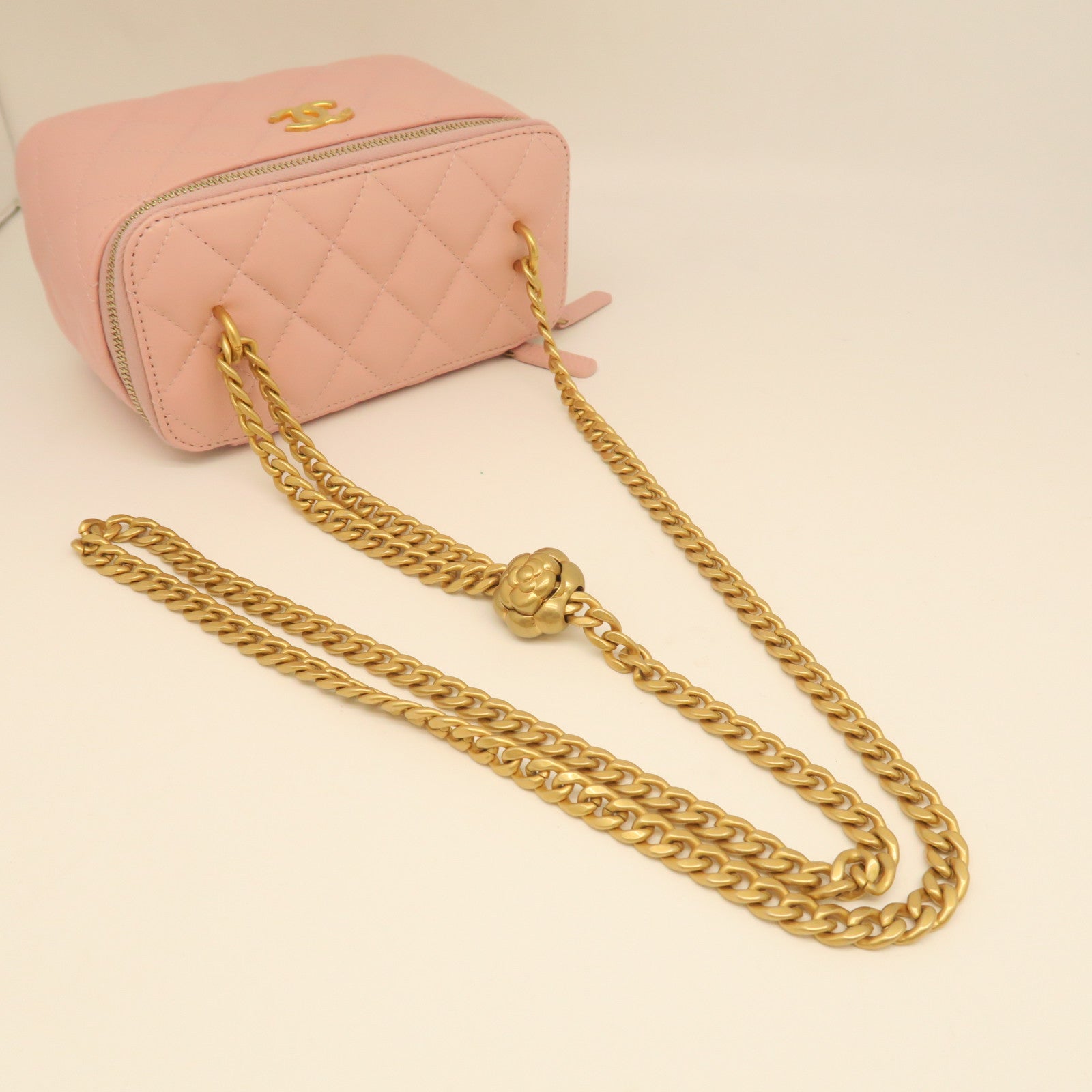 CHANEL Diamond Sheepskin Leather Vanity Case Gold Buckle Shoulder Bag Pink