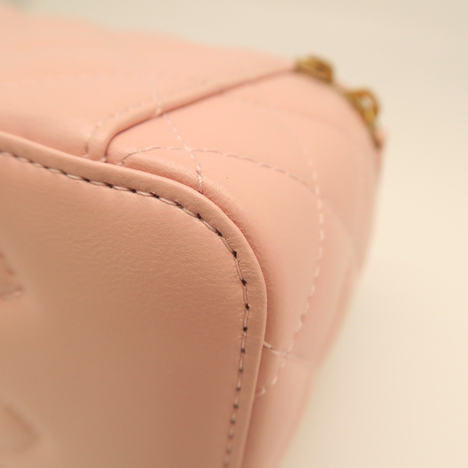 CHANEL Diamond Sheepskin Leather Vanity Case Gold Buckle Shoulder Bag Pink