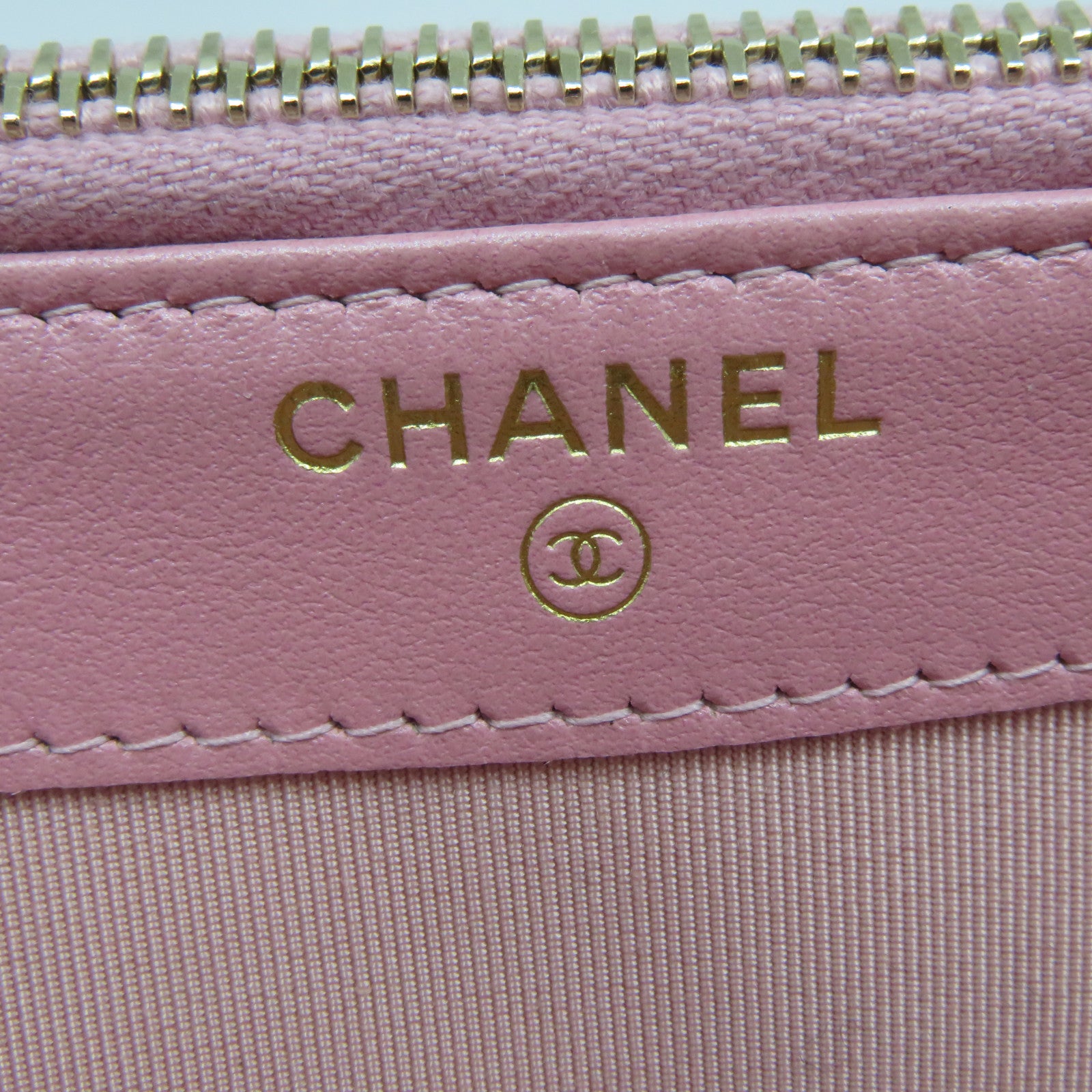 CHANEL 菱格牛皮皮革Clutch With Chain金扣手拿包粉紅色