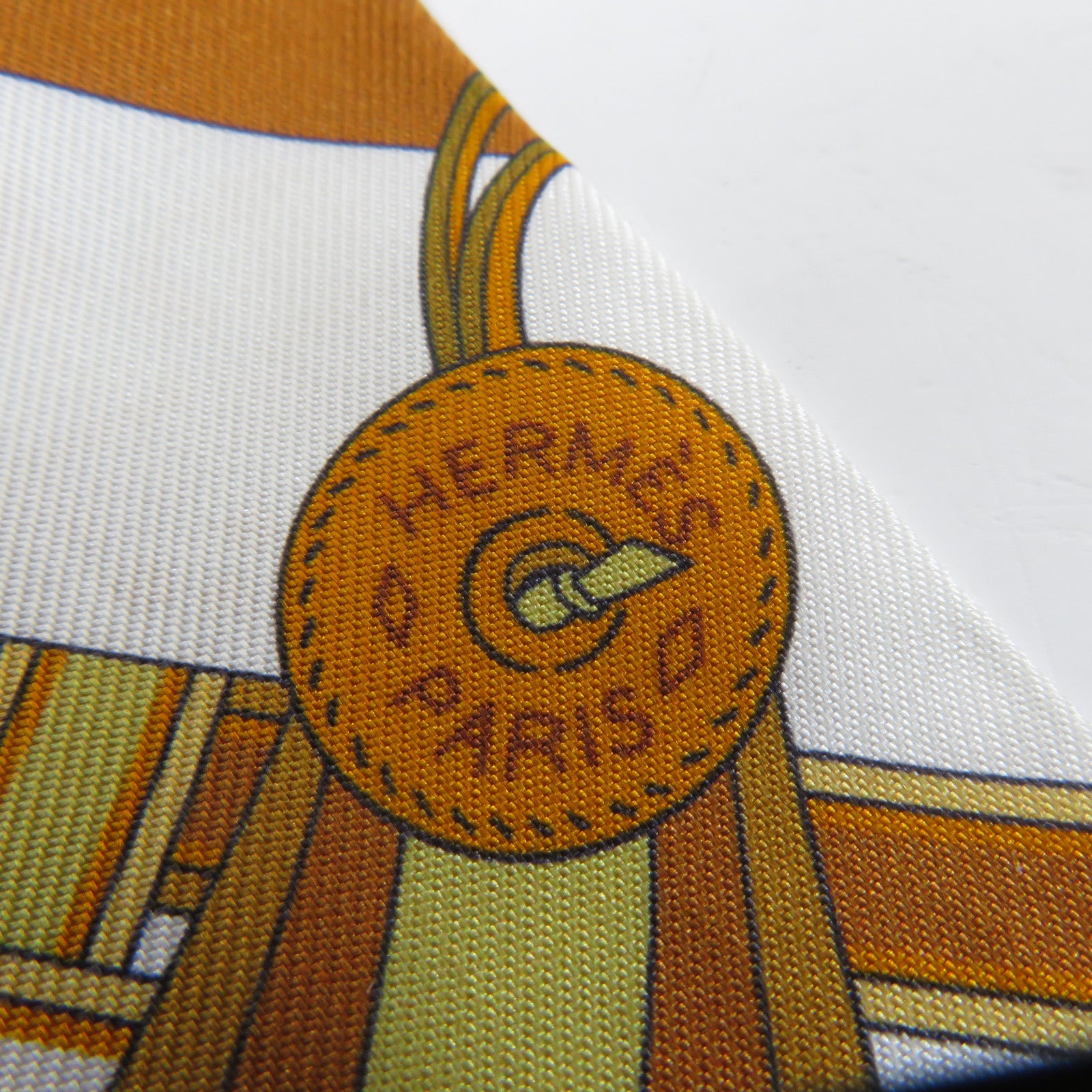 HERMES 絲質Twilly絲巾Gold經典駝色/白色