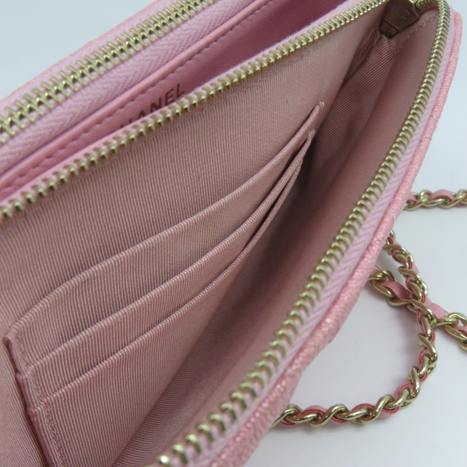 CHANEL 菱格牛皮皮革Clutch With Chain金扣手拿包粉紅色