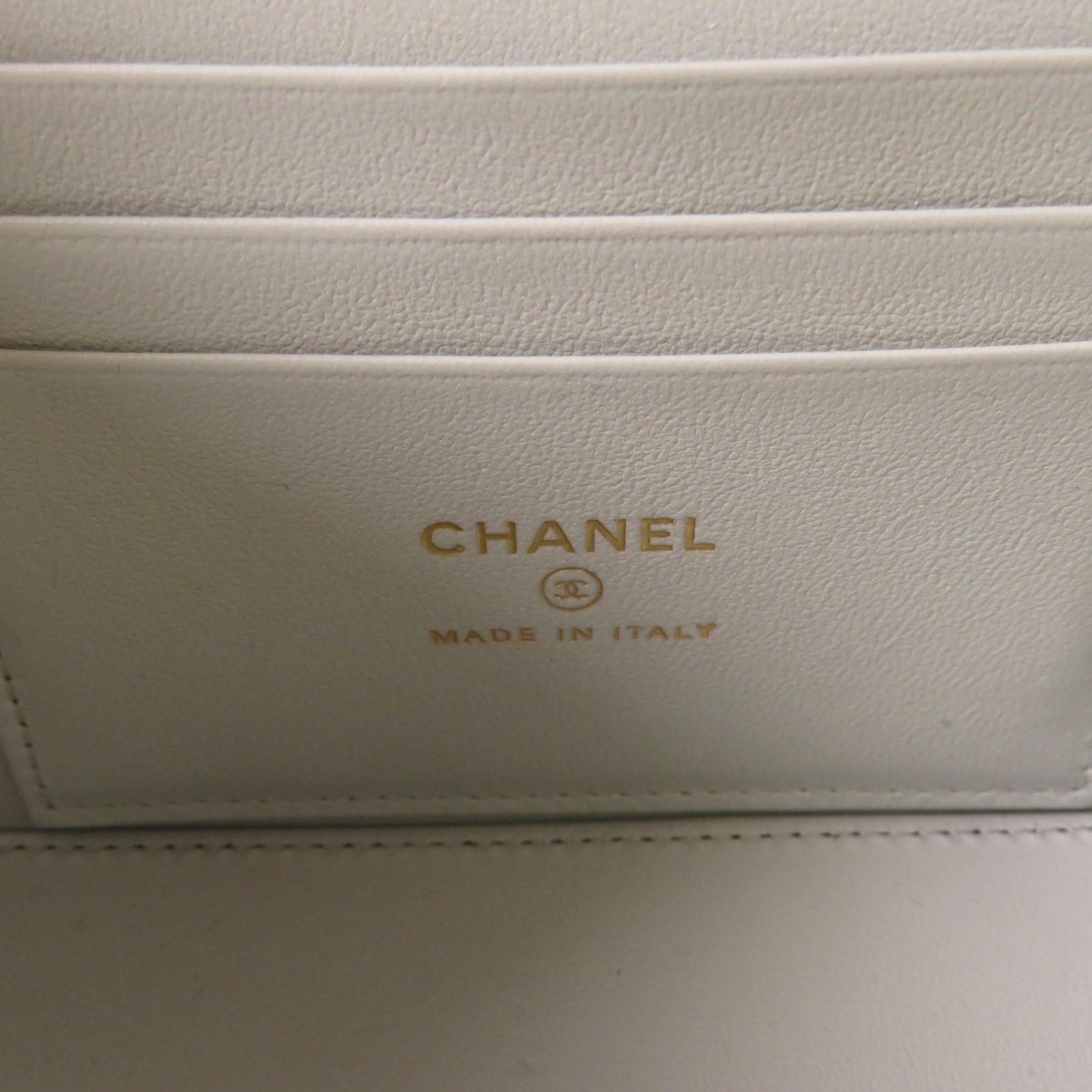 CHANEL 菱格羊皮皮革Vanity Case金扣鏈帶肩背袋淺藍色