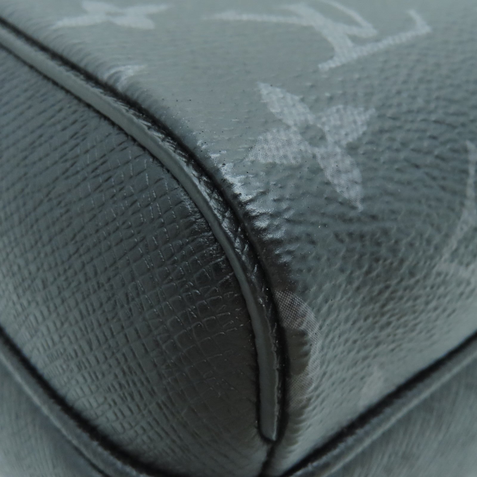 LOUIS VUITTON Monogram Eclipes Outdoor銀扣肩背袋黑色