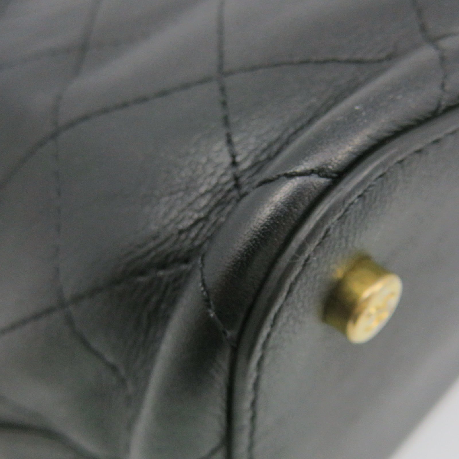 CHANEL Lingge cowhide leather Bucket Bag gold buckle chain belt handle shoulder bag black