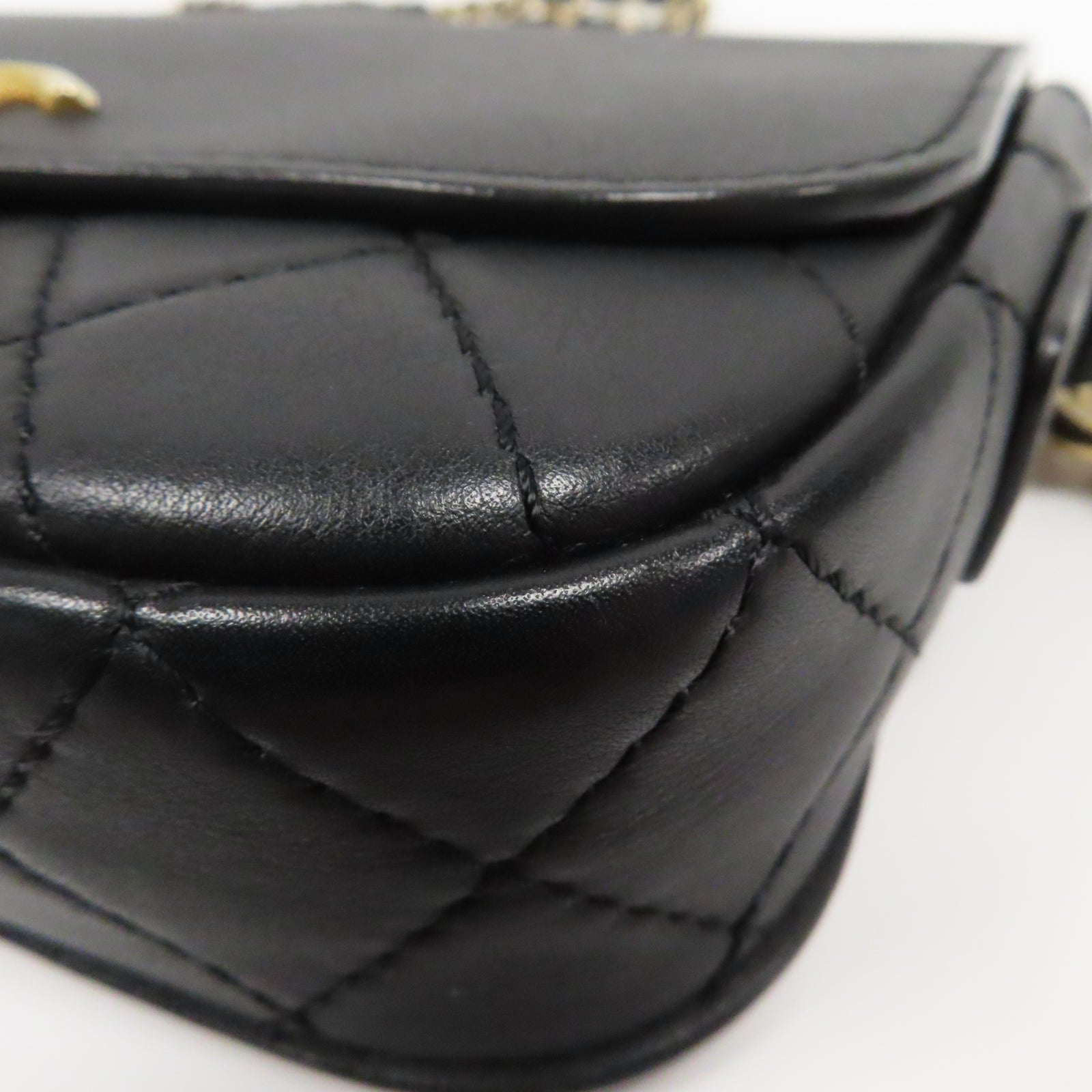 CHANEL 菱格牛皮皮革Chain Shoulder金扣鏈帶肩背袋黑色