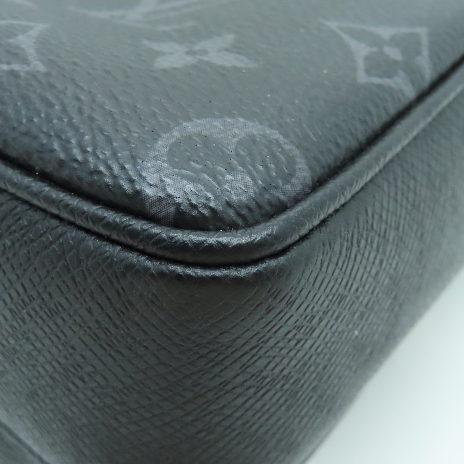 LOUIS VUITTON Monogram Eclipes Outdoor銀扣肩背袋黑色