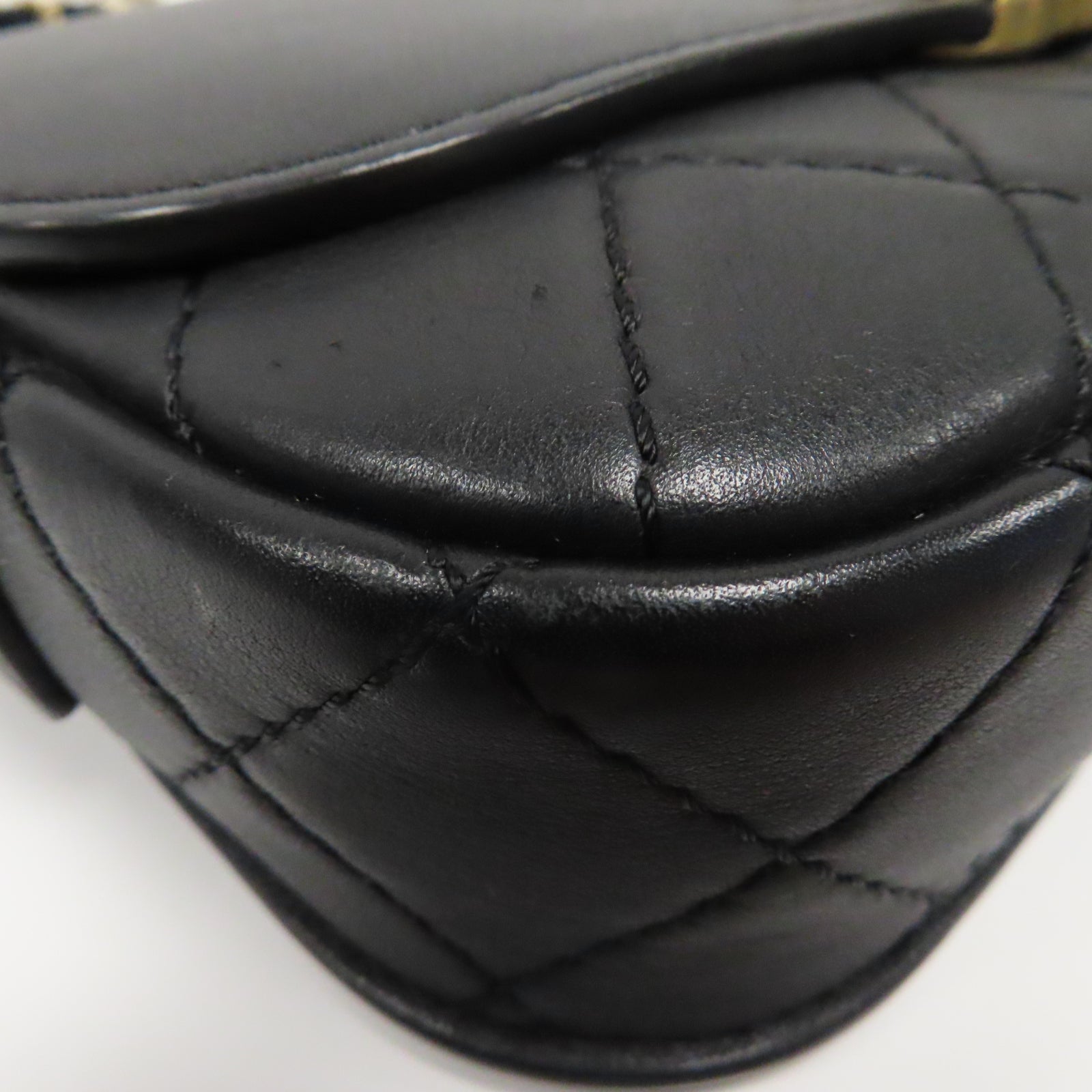 CHANEL 菱格牛皮皮革Chain Shoulder金扣鏈帶肩背袋黑色