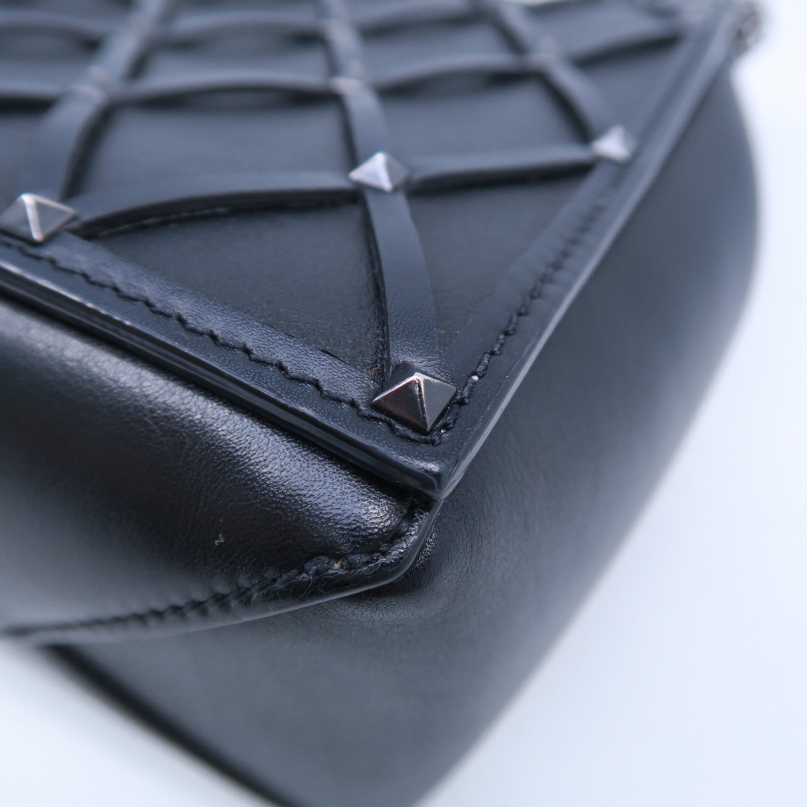 Valentino 牛皮皮革Chain Shoulder Bag銀扣鏈帶肩背袋黑色