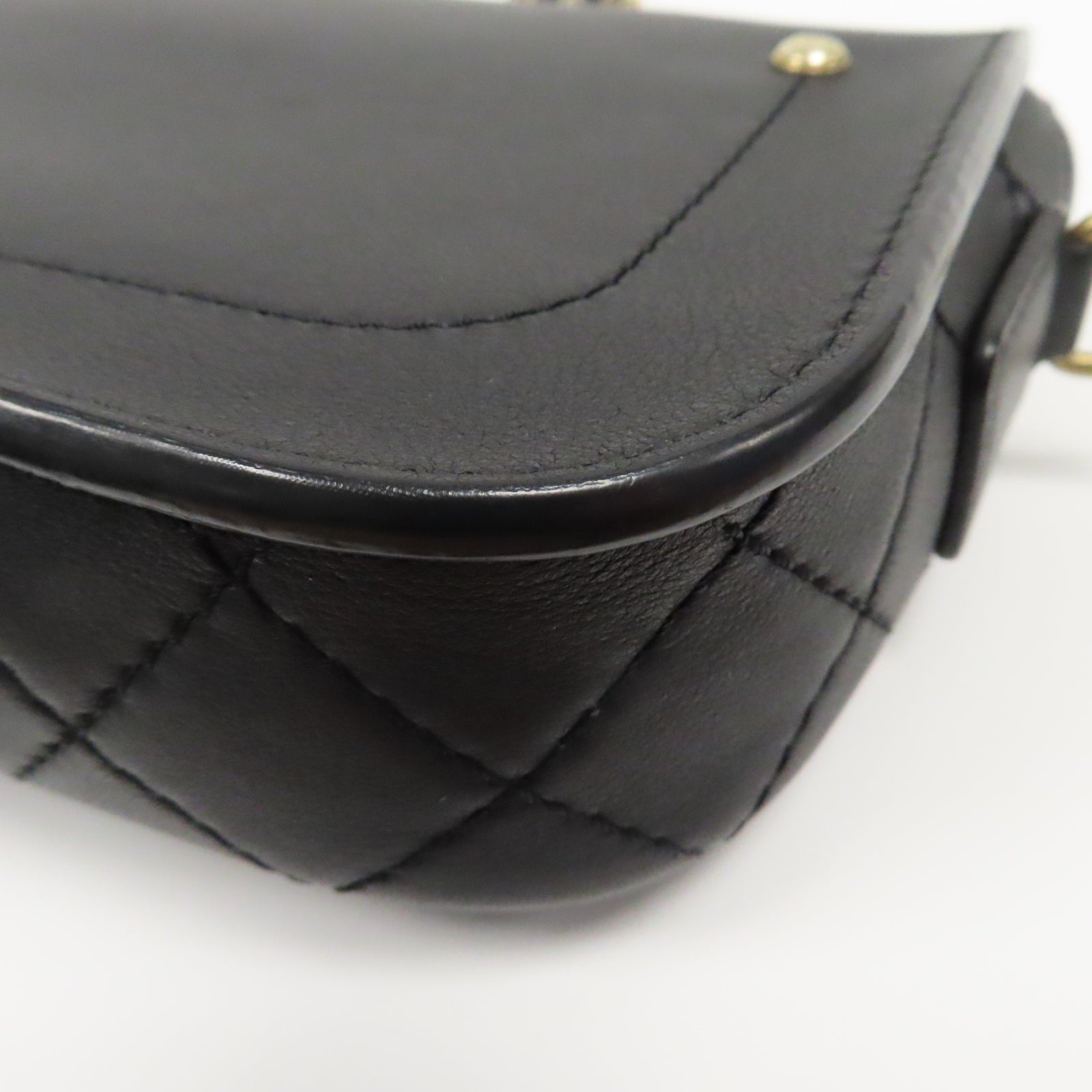 CHANEL 菱格牛皮皮革Chain Shoulder金扣鏈帶肩背袋黑色