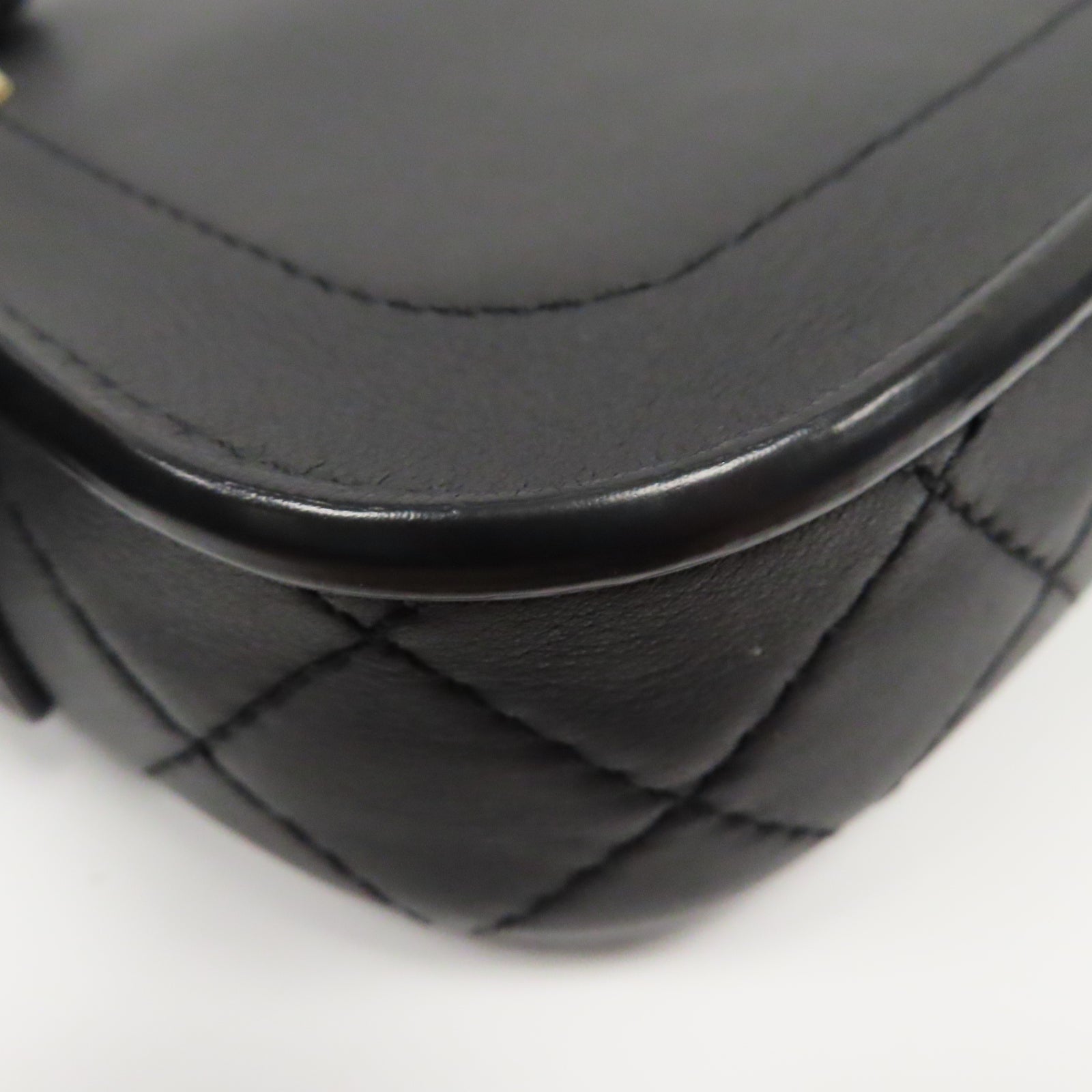 CHANEL 菱格牛皮皮革Chain Shoulder金扣鏈帶肩背袋黑色