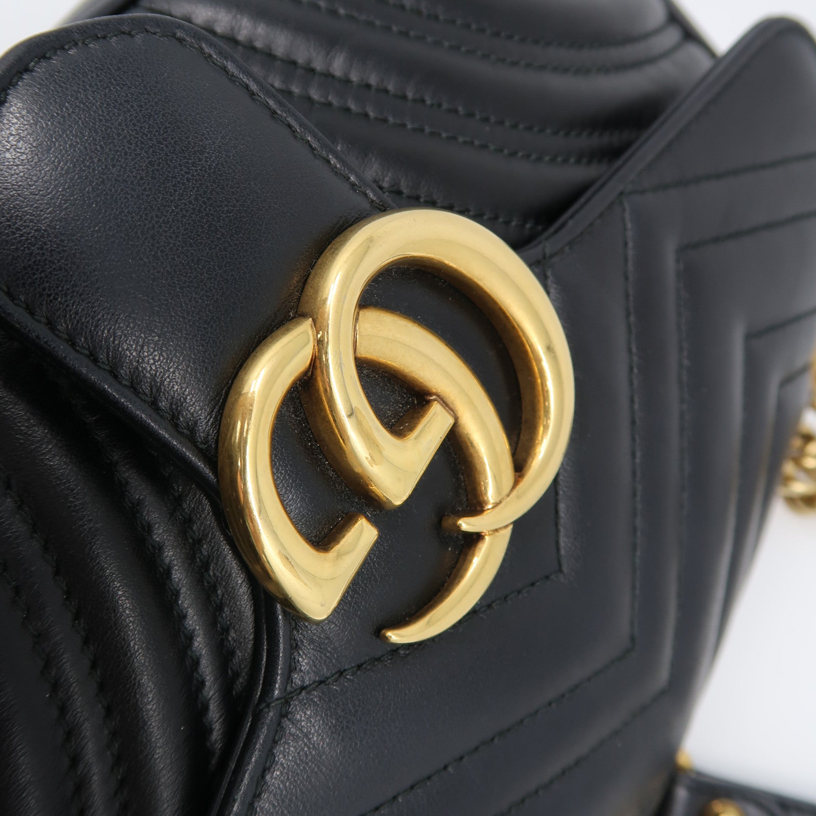 GUCCI 牛皮皮革GG Marmont金扣鏈帶肩背袋黑色