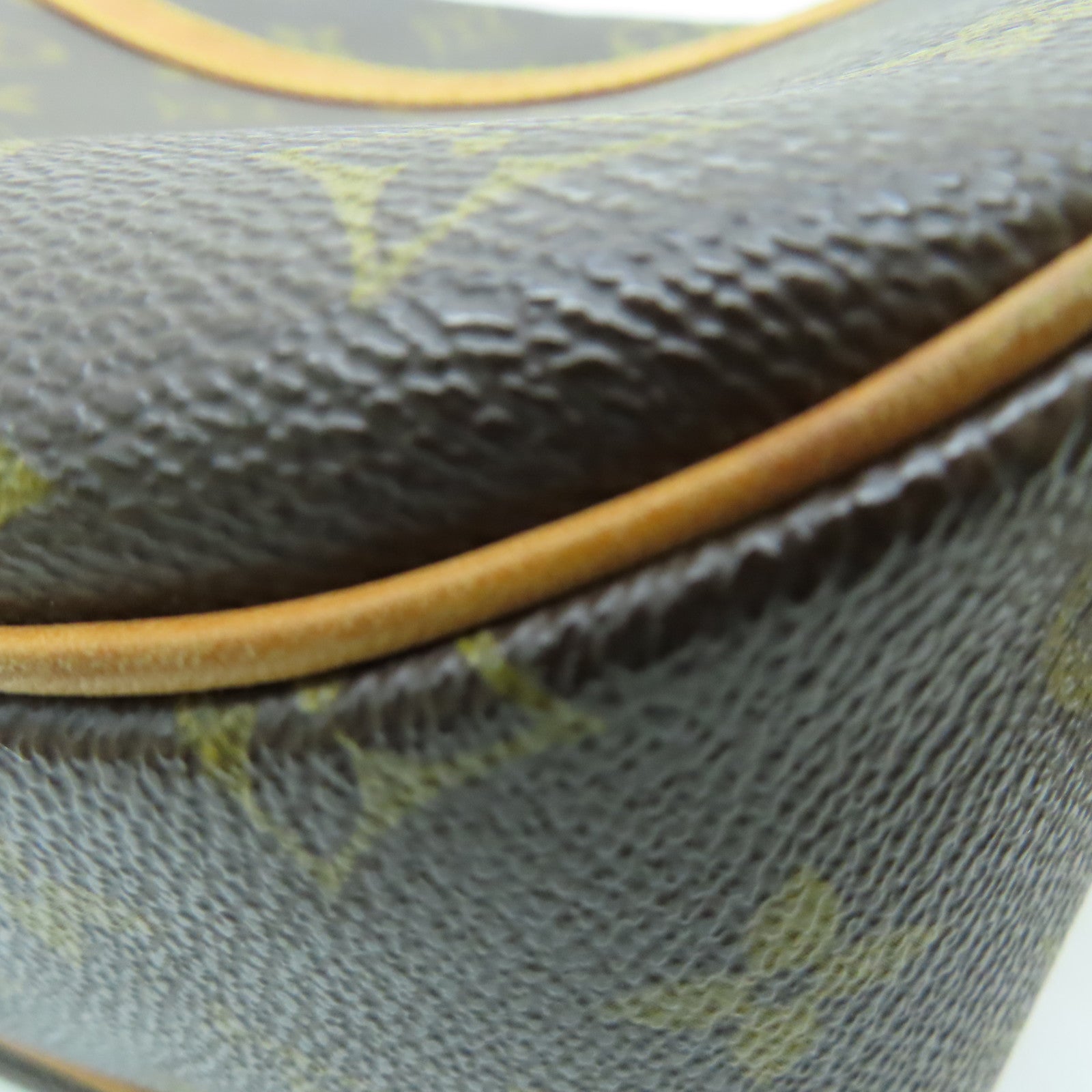 LOUIS VUITTON Monogram Blois Shoulder Bag金扣肩背袋啡色
