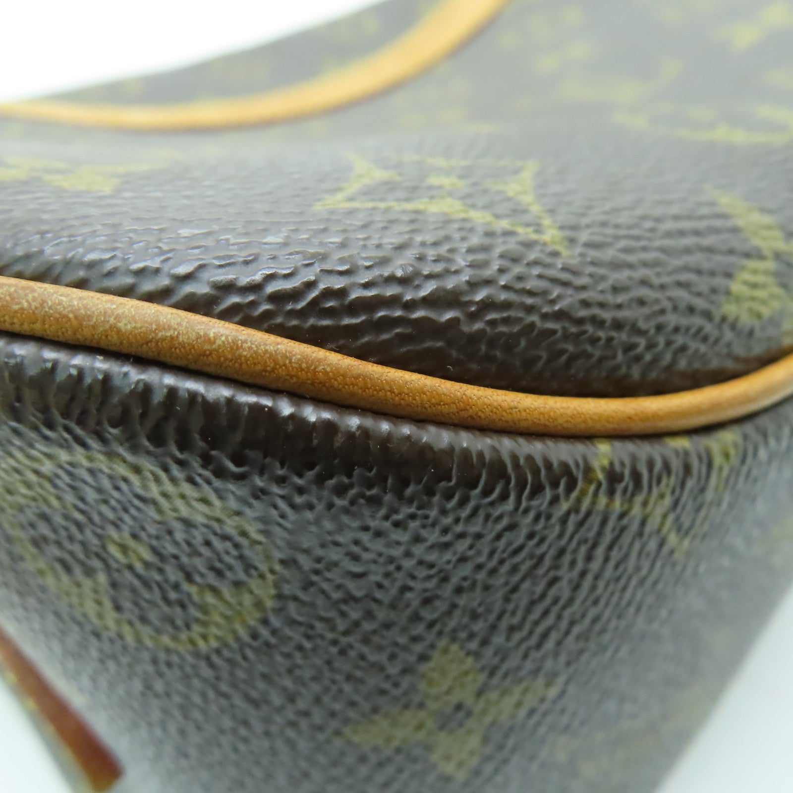 LOUIS VUITTON Monogram Blois Shoulder Bag金扣肩背袋啡色