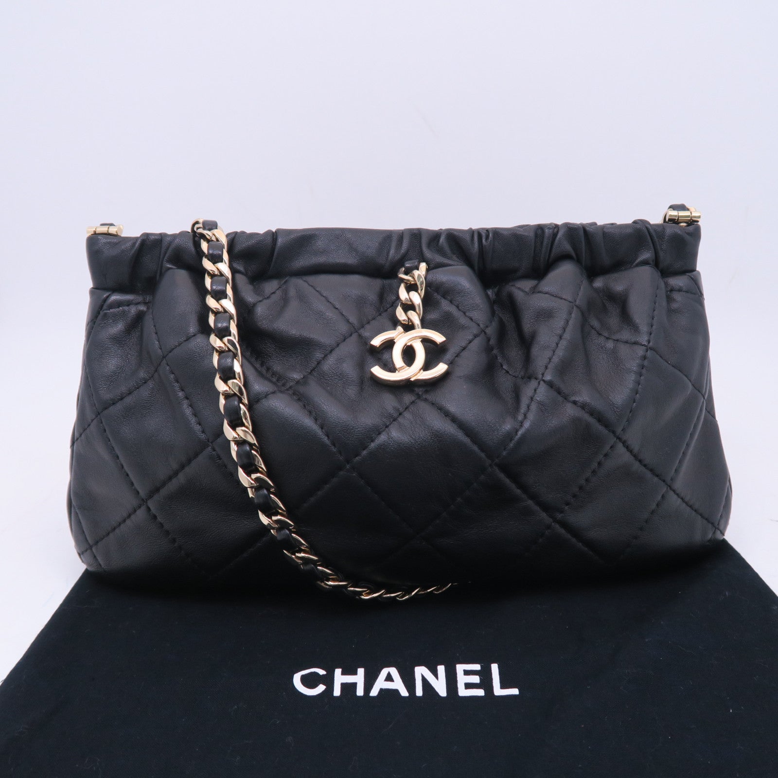 CHANEL 菱格羊皮皮革Chain Shoulder金扣鏈帶肩背袋黑色