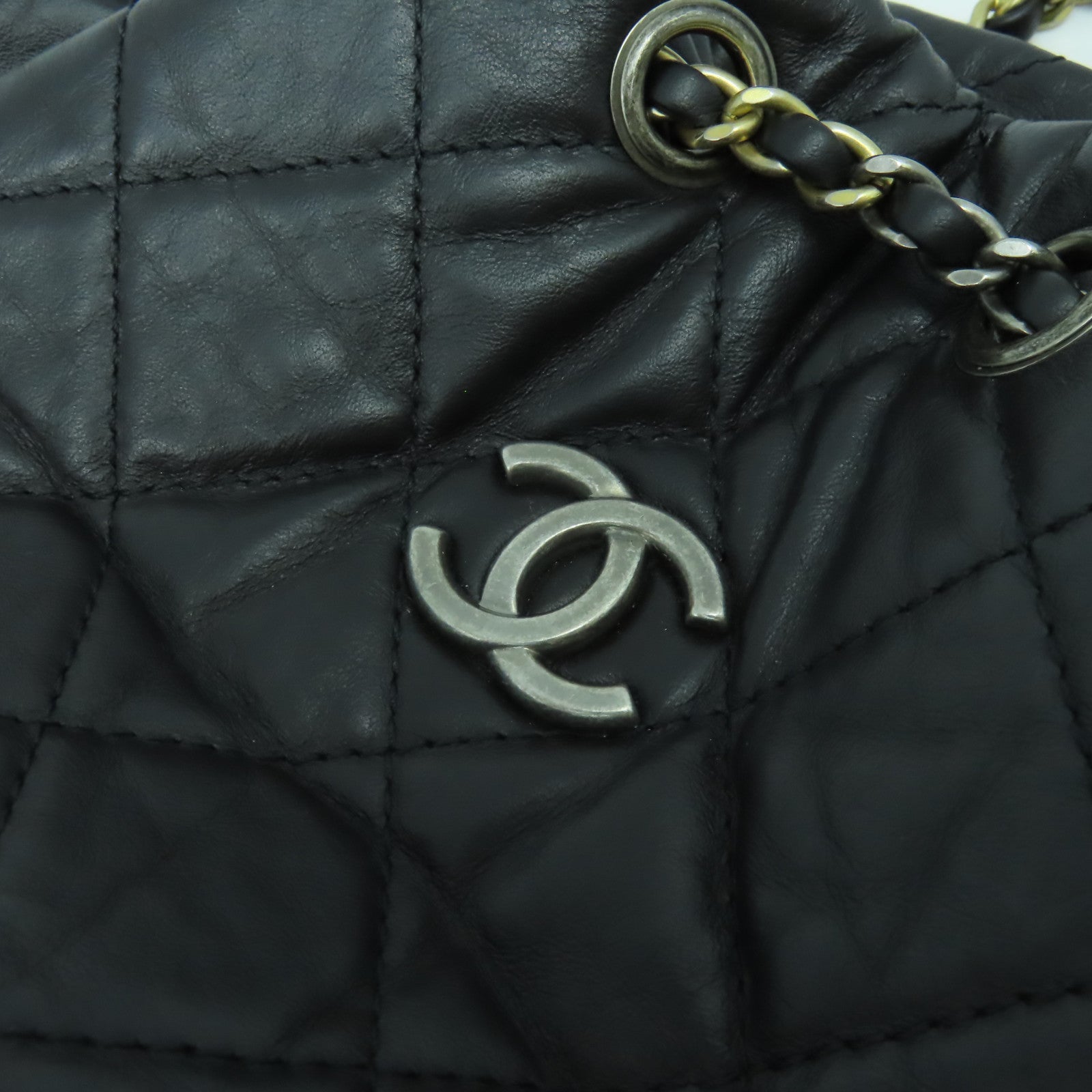 CHANEL 菱格牛皮皮革Grabrielle Backpack銀扣鏈帶背包黑色