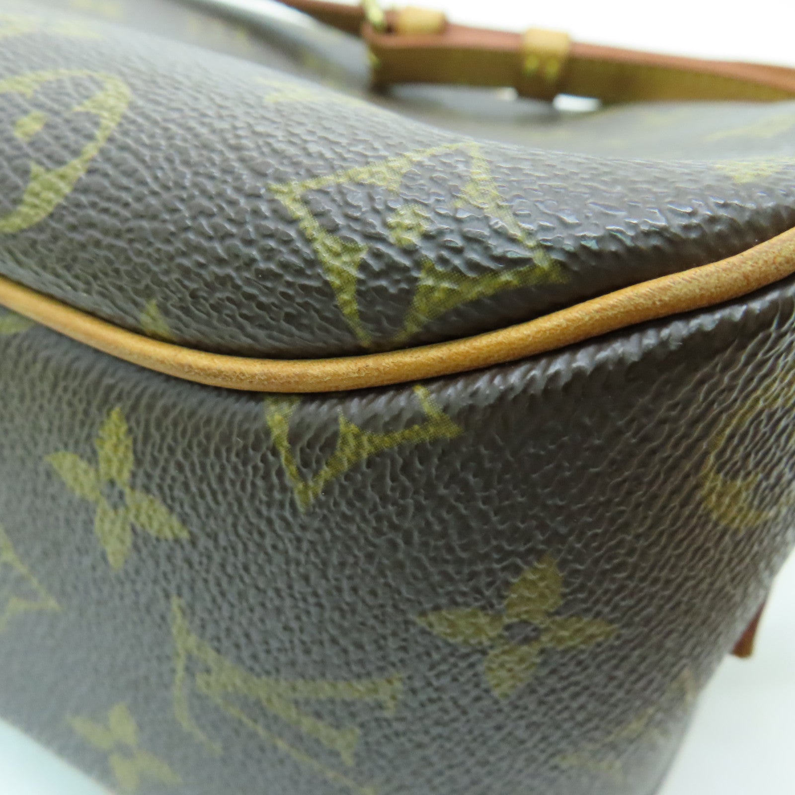 LOUIS VUITTON Monogram Blois Shoulder Bag金扣肩背袋啡色