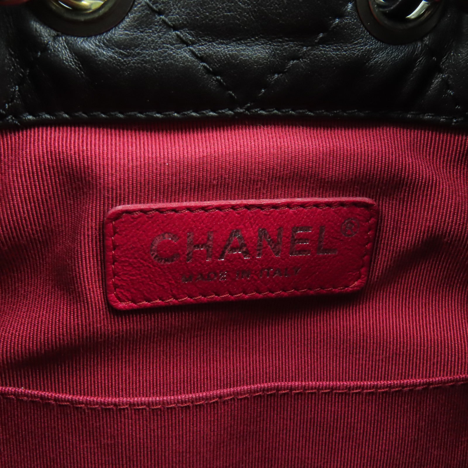 CHANEL 菱格牛皮皮革Grabrielle Backpack銀扣鏈帶背包黑色