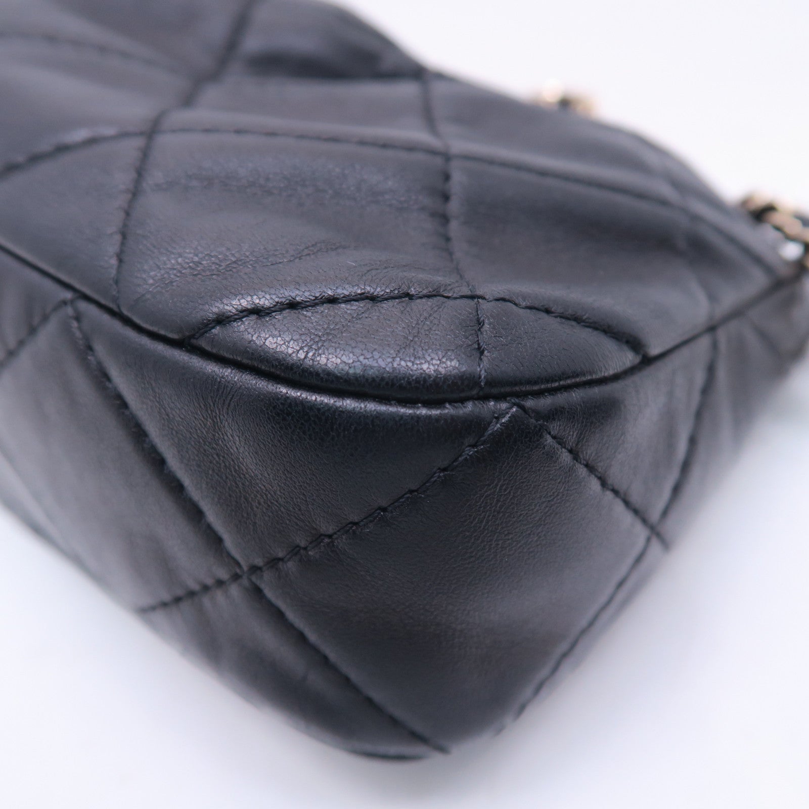 CHANEL 菱格羊皮皮革Chain Shoulder金扣鏈帶肩背袋黑色