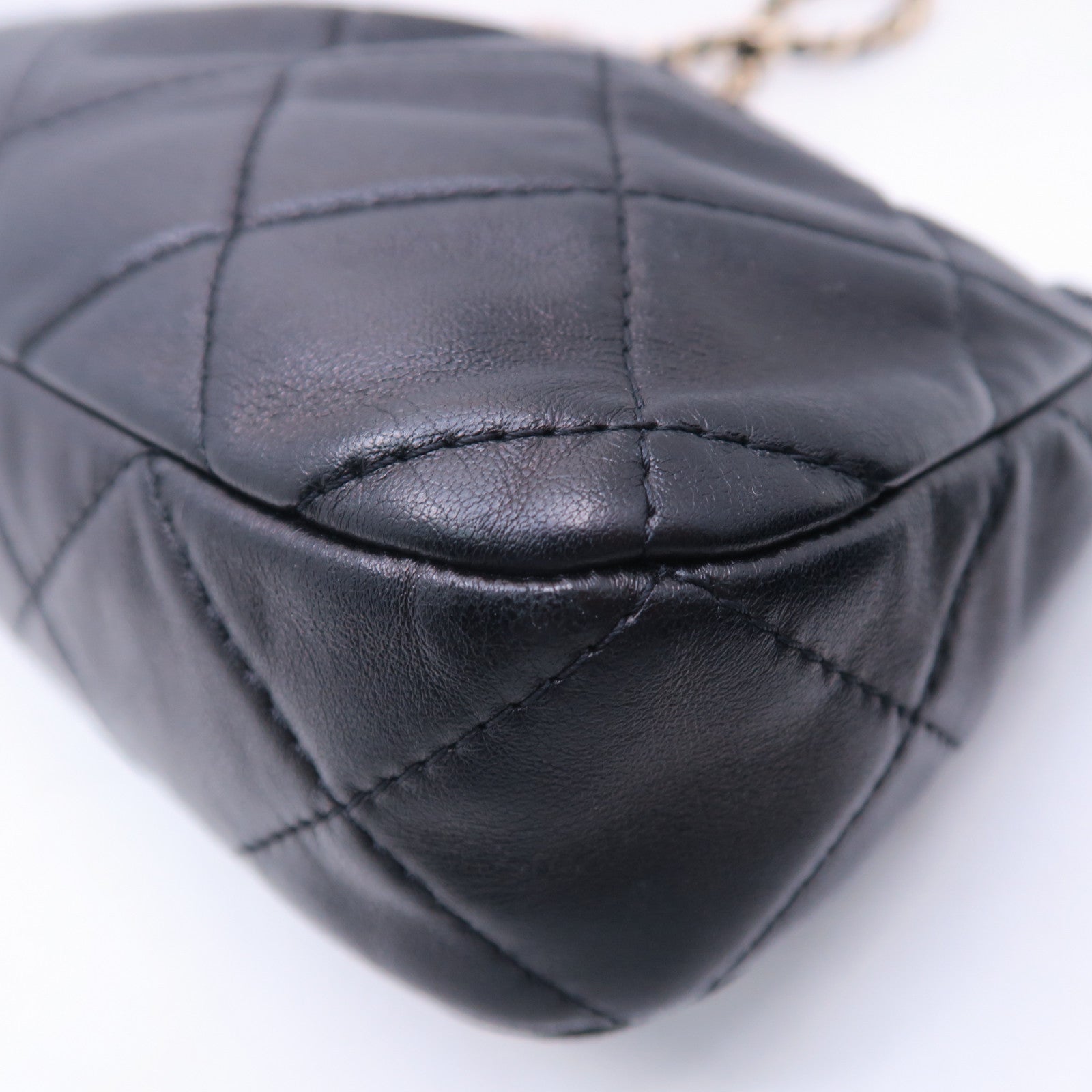 CHANEL 菱格羊皮皮革Chain Shoulder金扣鏈帶肩背袋黑色