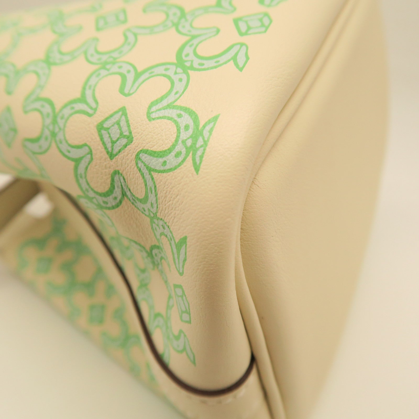 HERMES Swift皮革Picotin Micro Bag银扣手挽袋白色/绿色