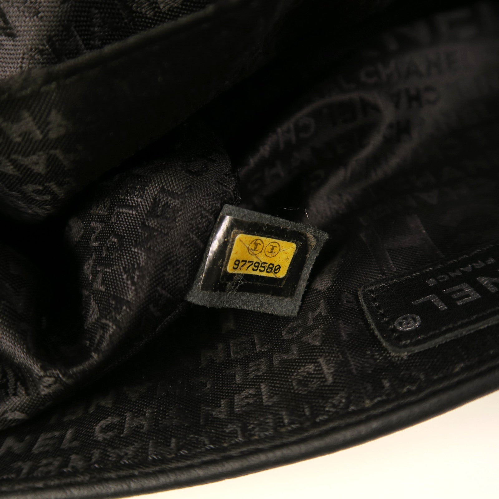 CHANEL 牛皮皮革Chain Shoulder銀扣鏈帶肩背袋黑色